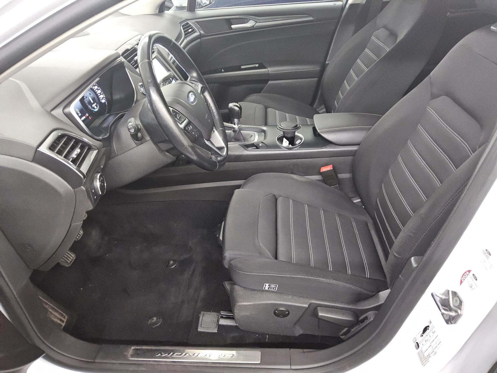 Ford Mondeo Turnier 2.0 EB Titanium Navi LED RFK AHK 8