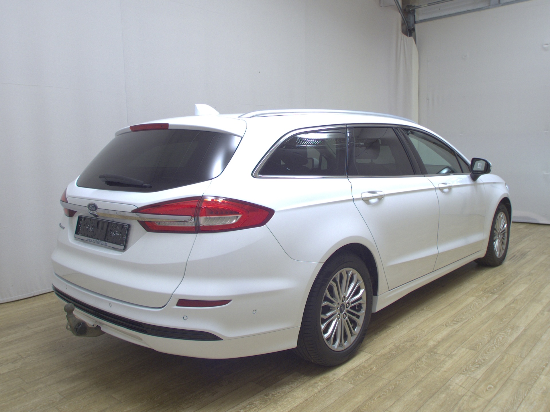 Ford Mondeo Turnier 2.0 EB Titanium Navi LED RFK AHK 4