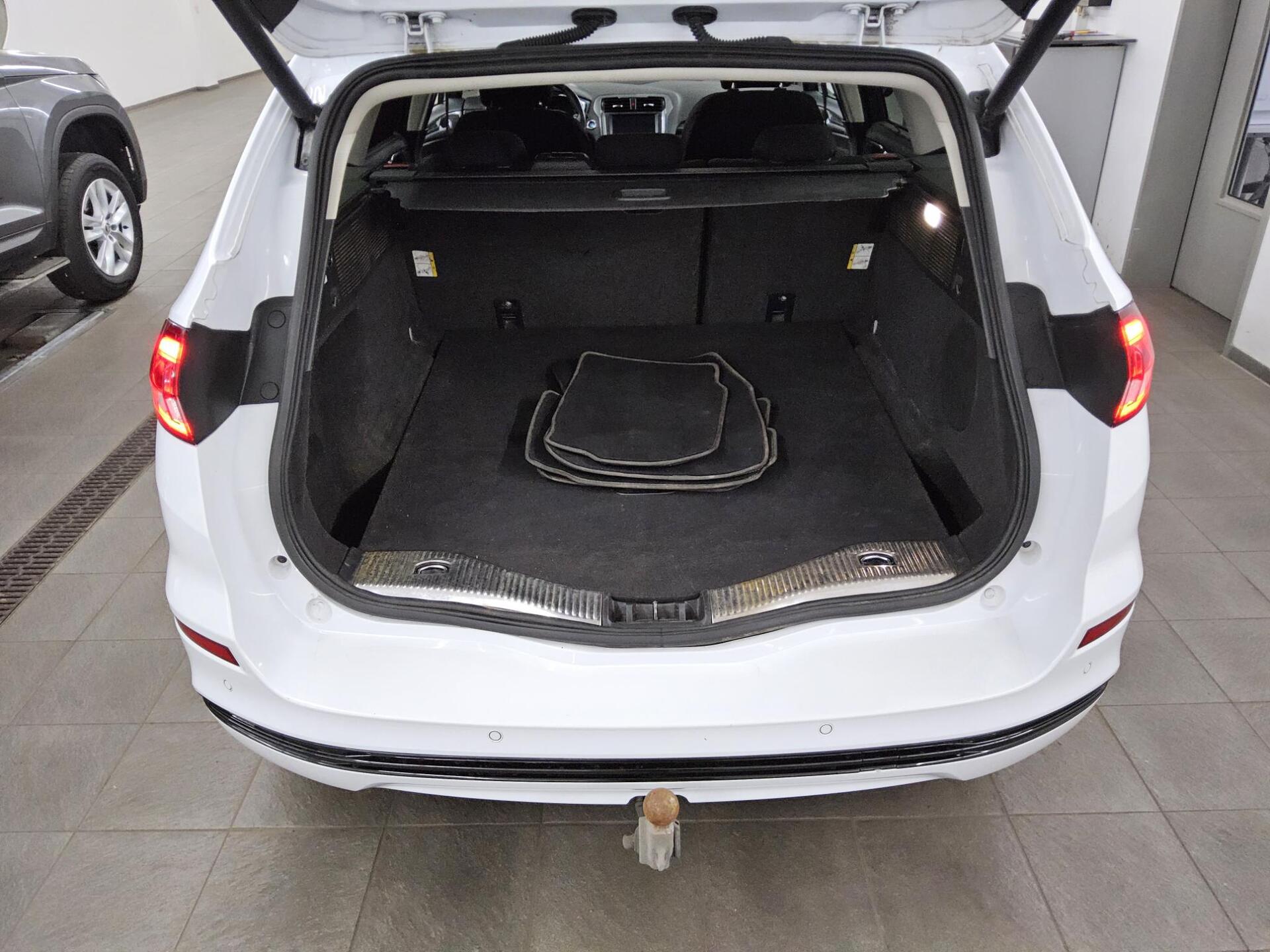 Ford Mondeo Turnier 2.0 EB Titanium Navi LED Pano 11