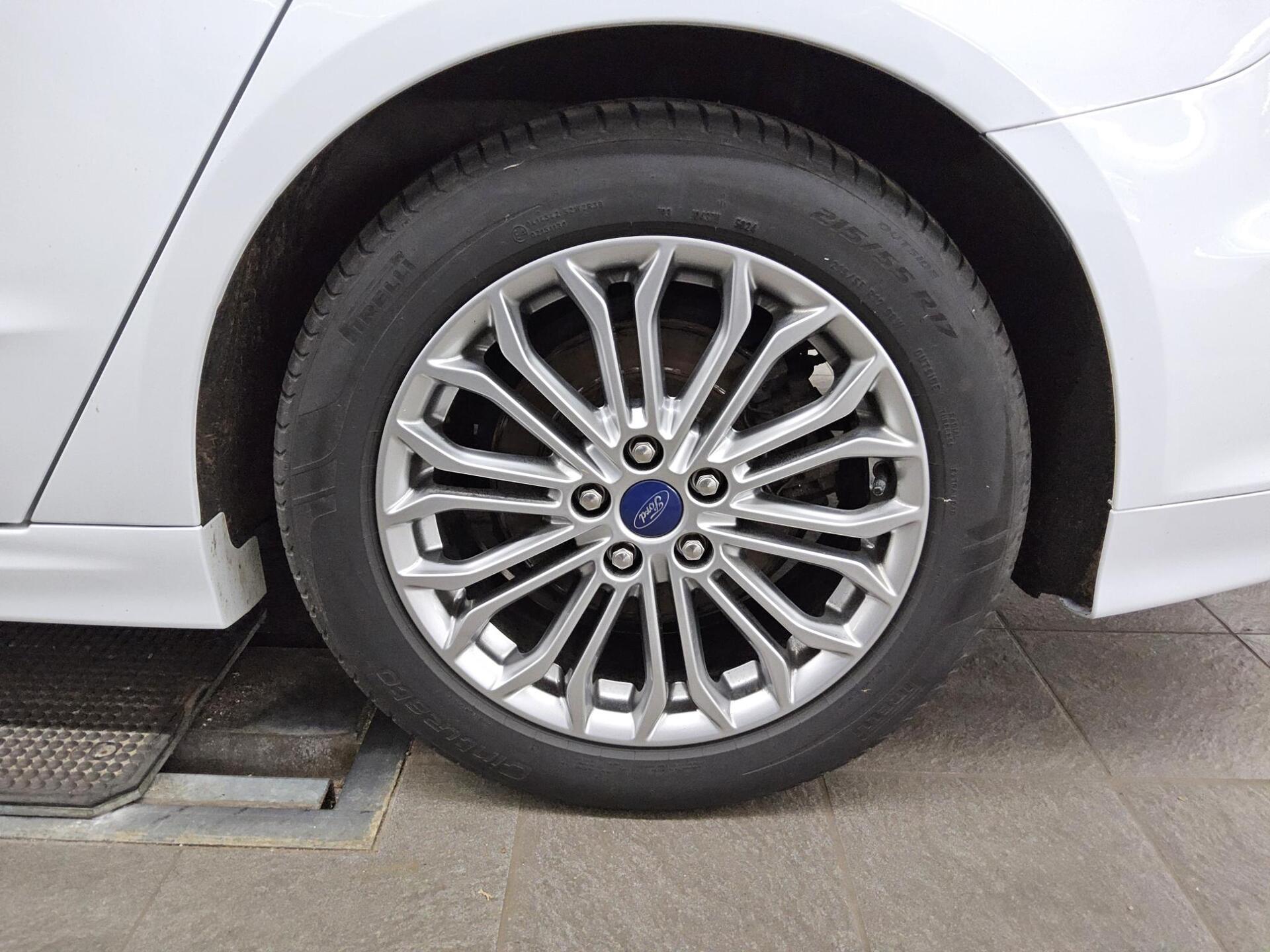 Ford Mondeo Turnier 2.0 EB Titanium Navi LED Pano 10