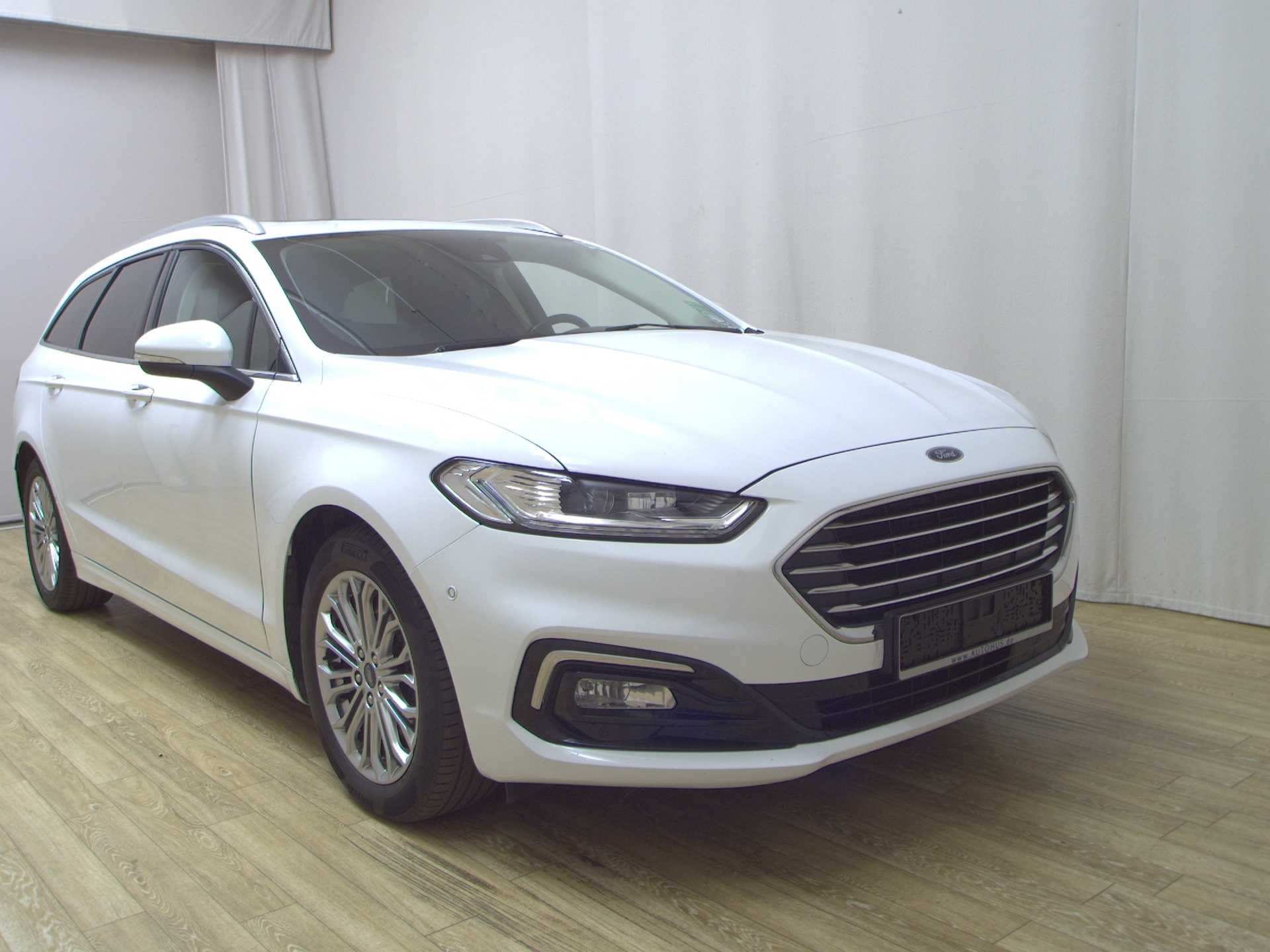 Ford Mondeo Turnier 2.0 EB Titanium Navi LED Pano 3