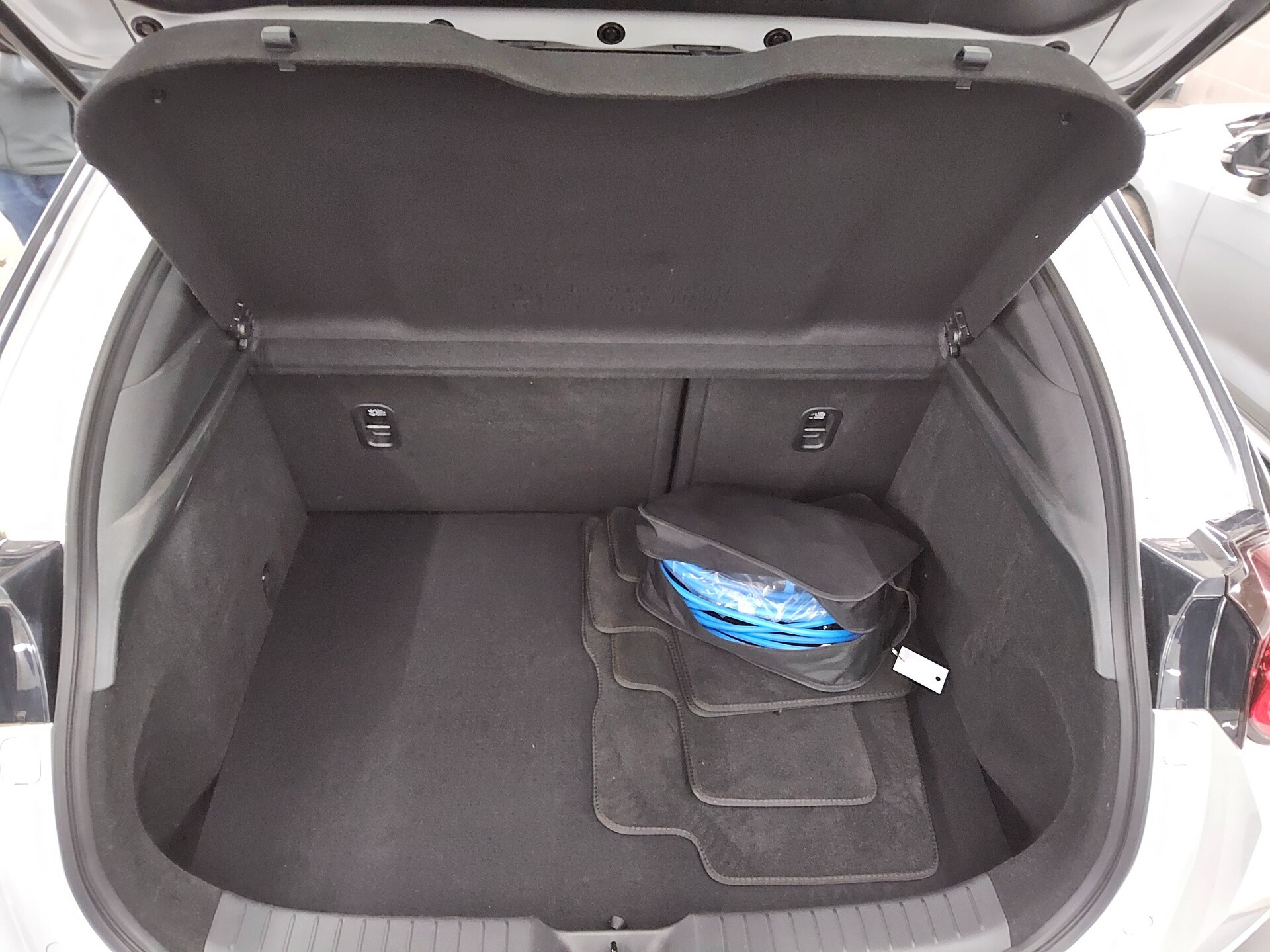 Mazda MX-30 e-SKYACTIV First Ed. Navi LED Shz HuD PDC 12