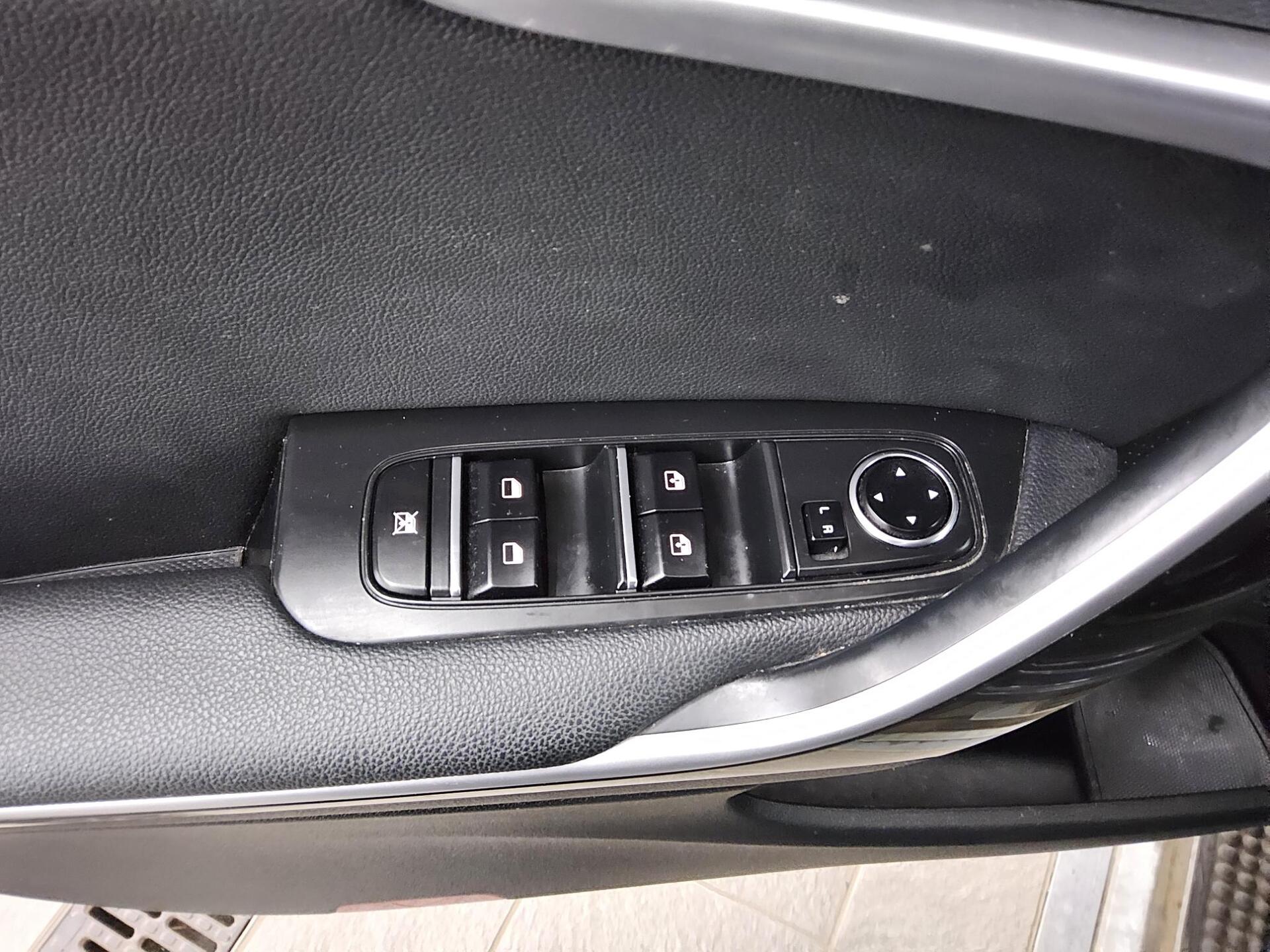 Kia cee'd 1.5 T-GDI Vision Navi Shz RFK PDC DAB 9