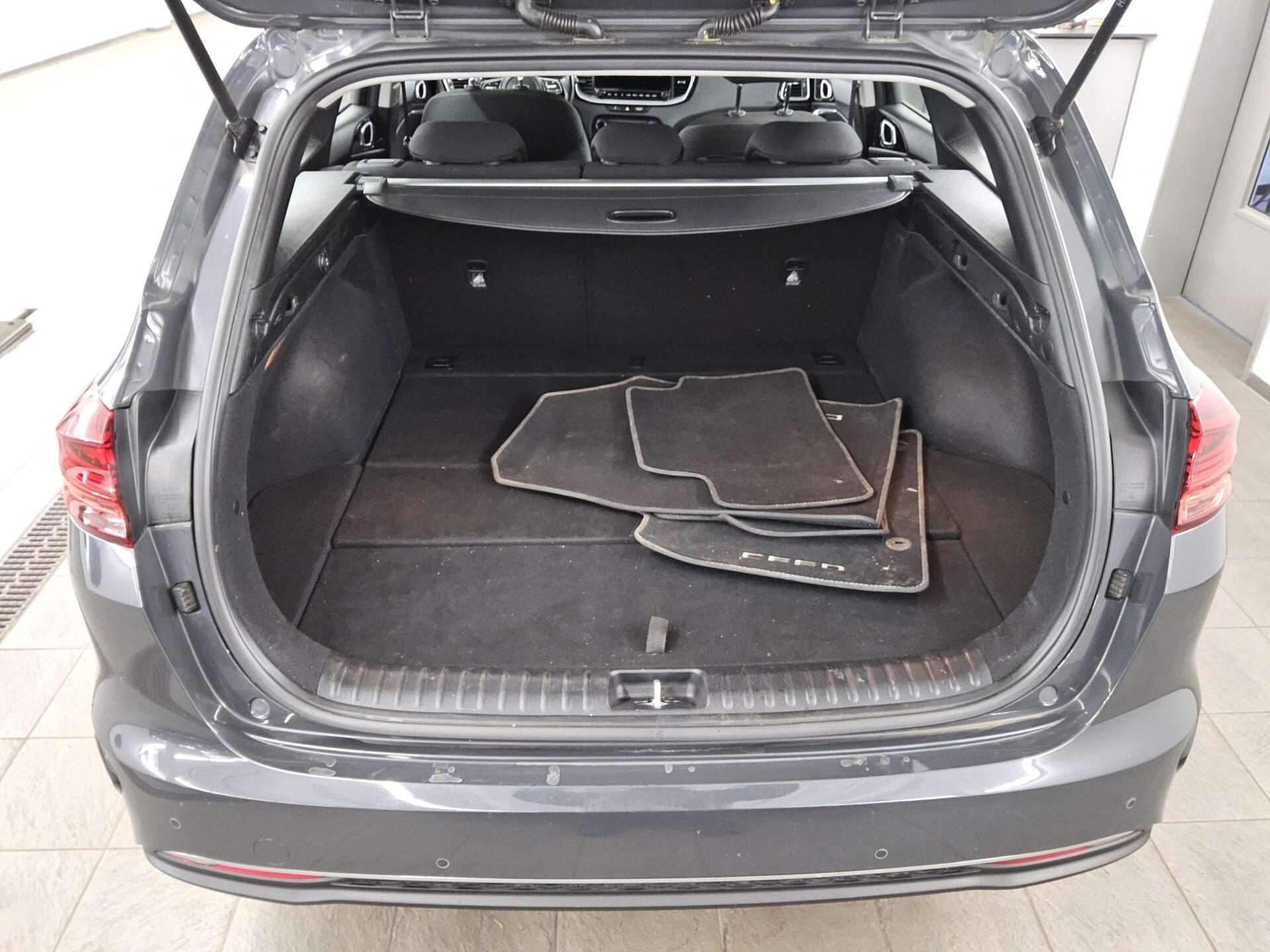 Kia cee'd 1.5 T-GDI Vision Navi Shz RFK PDC DAB 11