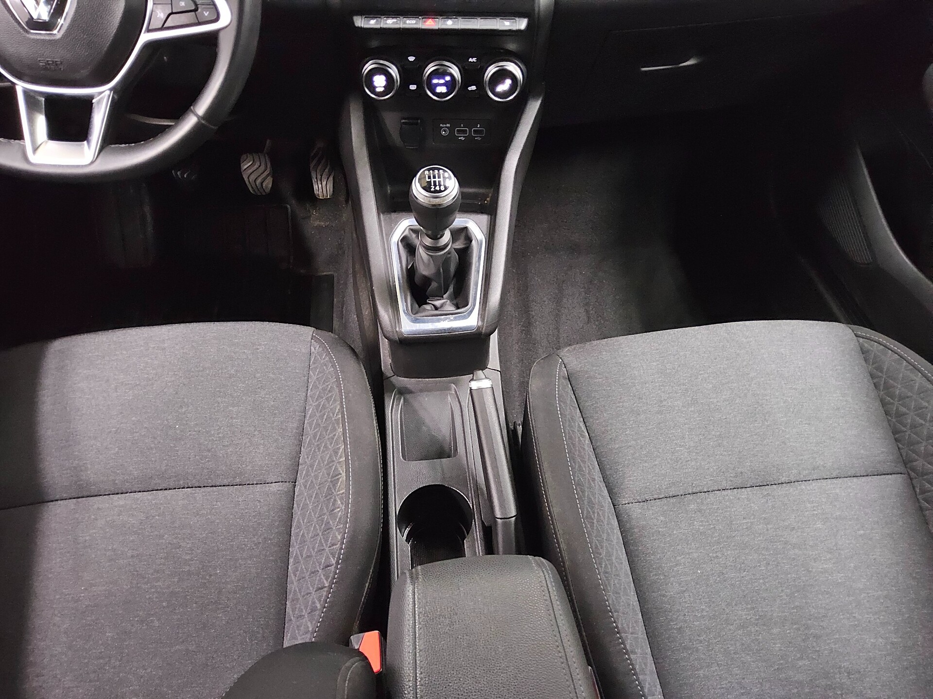 Renault Clio 1.5 BLUE dCi Business Ed. Navi LED Shz PDC 6