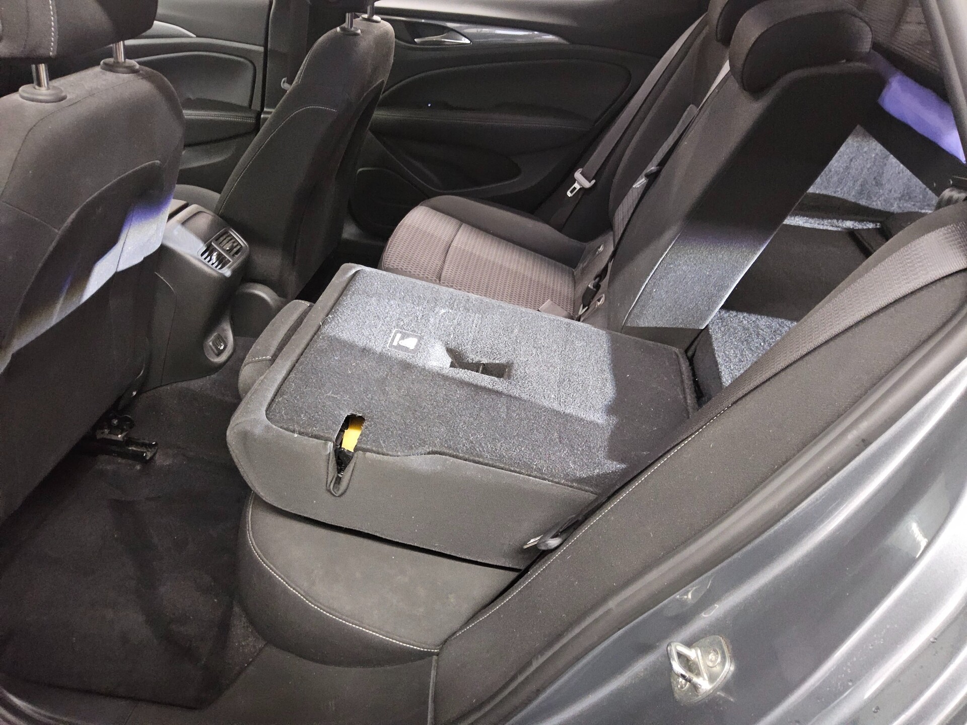 Opel Insignia ST 1.5 D Business Ed. Navi LED Shz PDC 12