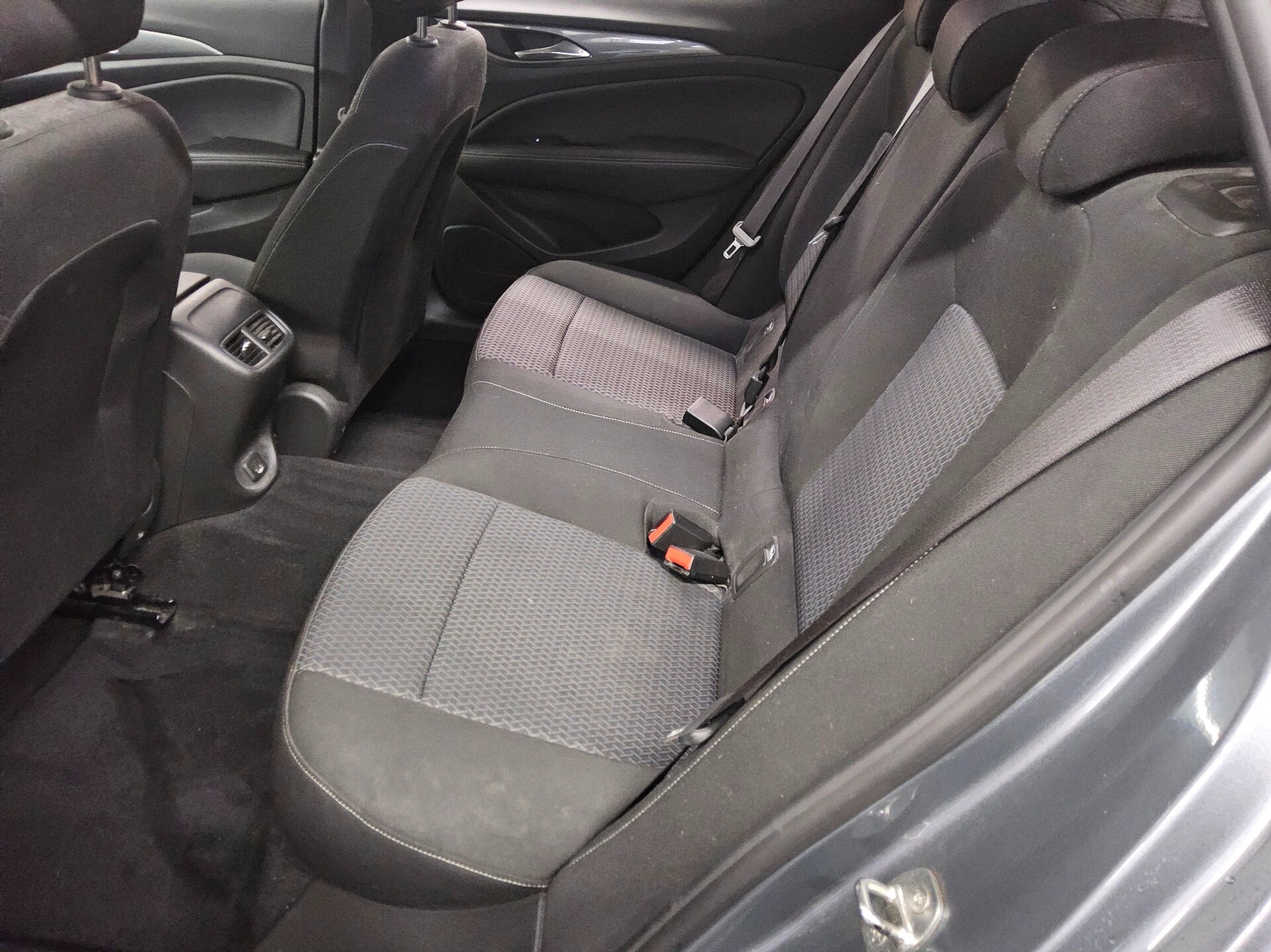 Opel Insignia ST 1.5 D Business Ed. Navi LED Shz PDC 13