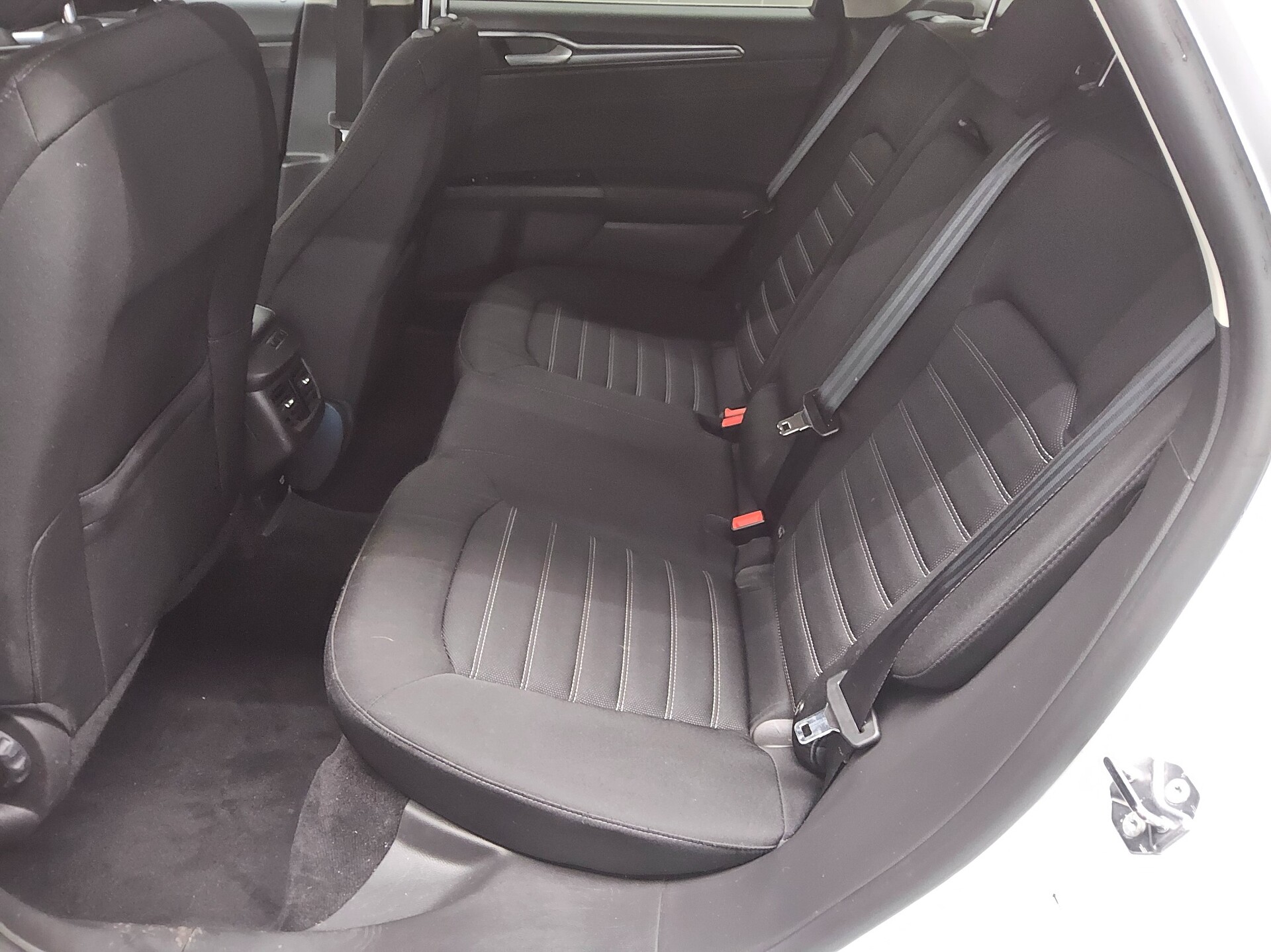 Ford Mondeo Turnier 2.0 EB Titanium Navi LED RfK ACC 13