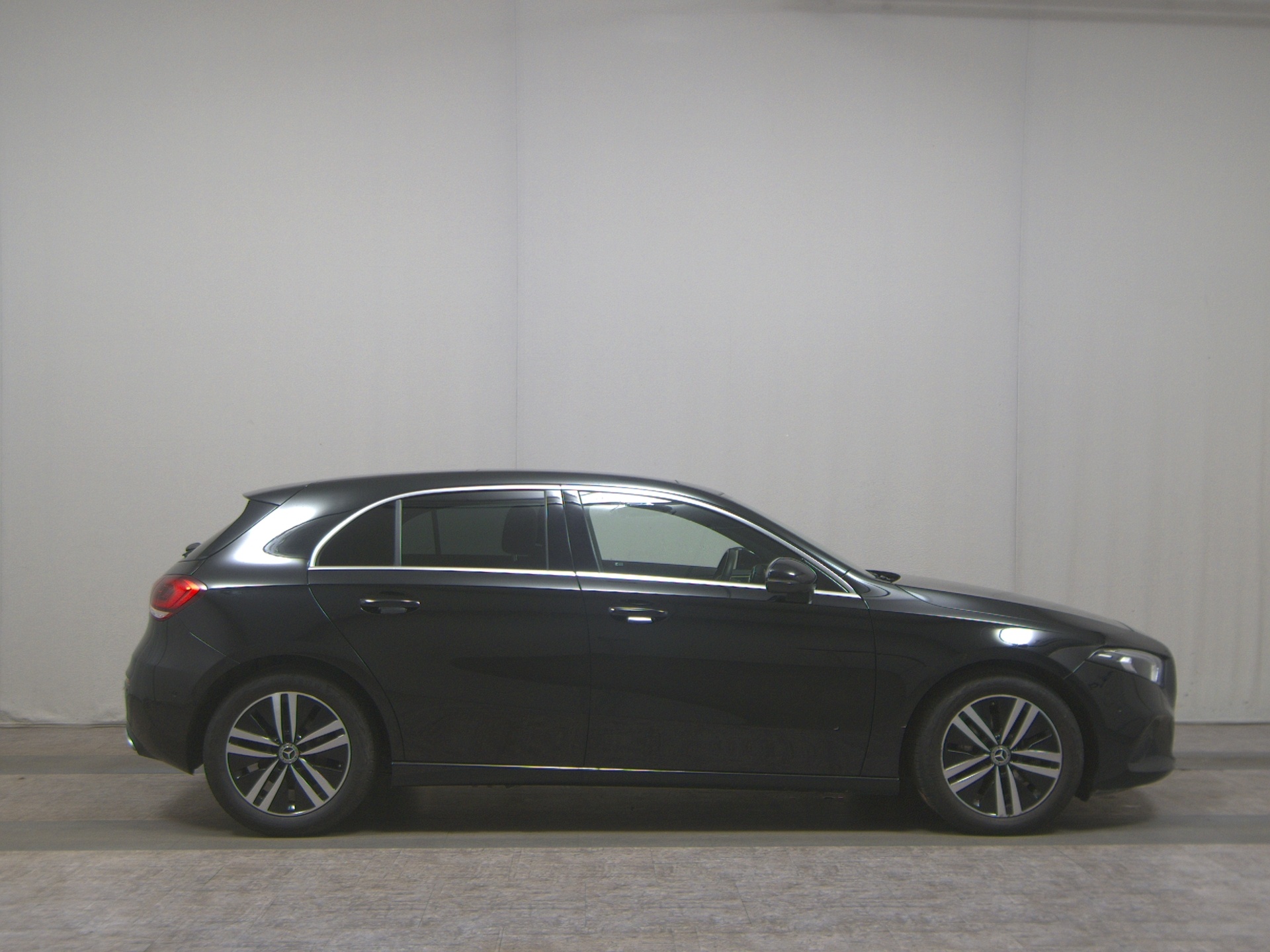 Mercedes-Benz A 200 d Progressive T-Leder Navi LED Pano SHZ