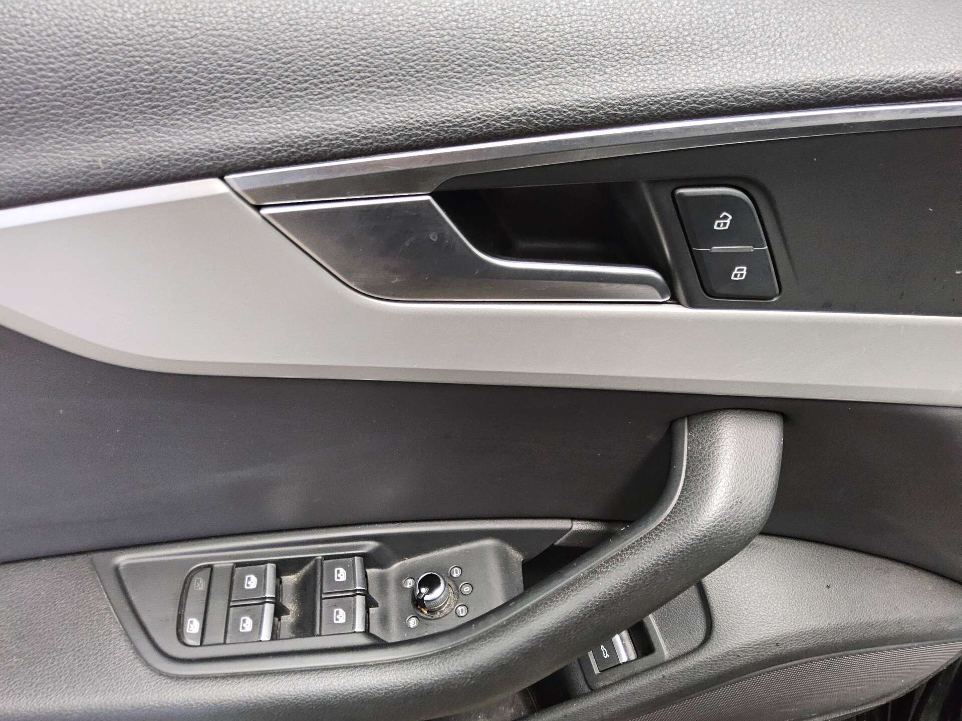 Audi A4 Avant 45 TDI Qu. Leder Sports. Navi LED ACC 9