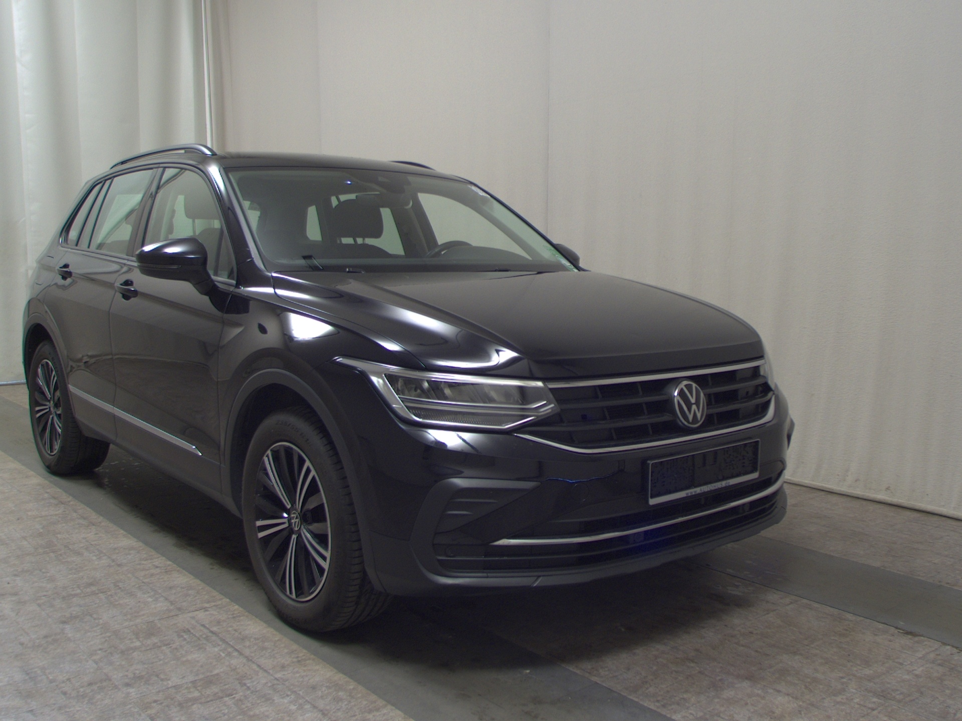 Volkswagen Tiguan 2.0 TDI Life Navi LED ACC 4xShz PDC BT 3