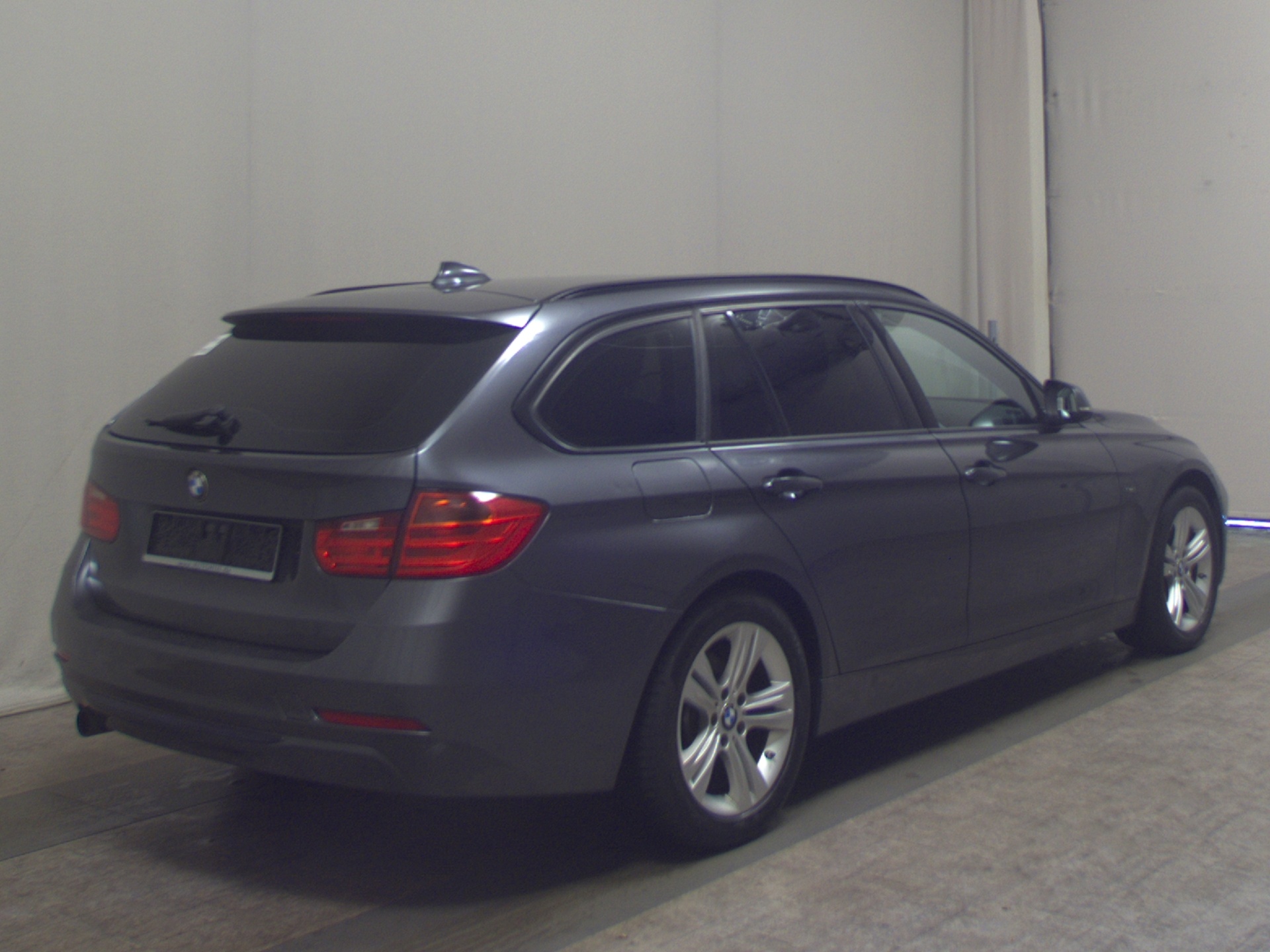 BMW 318dA Touring Navi Xenon HiFi SHZ 4