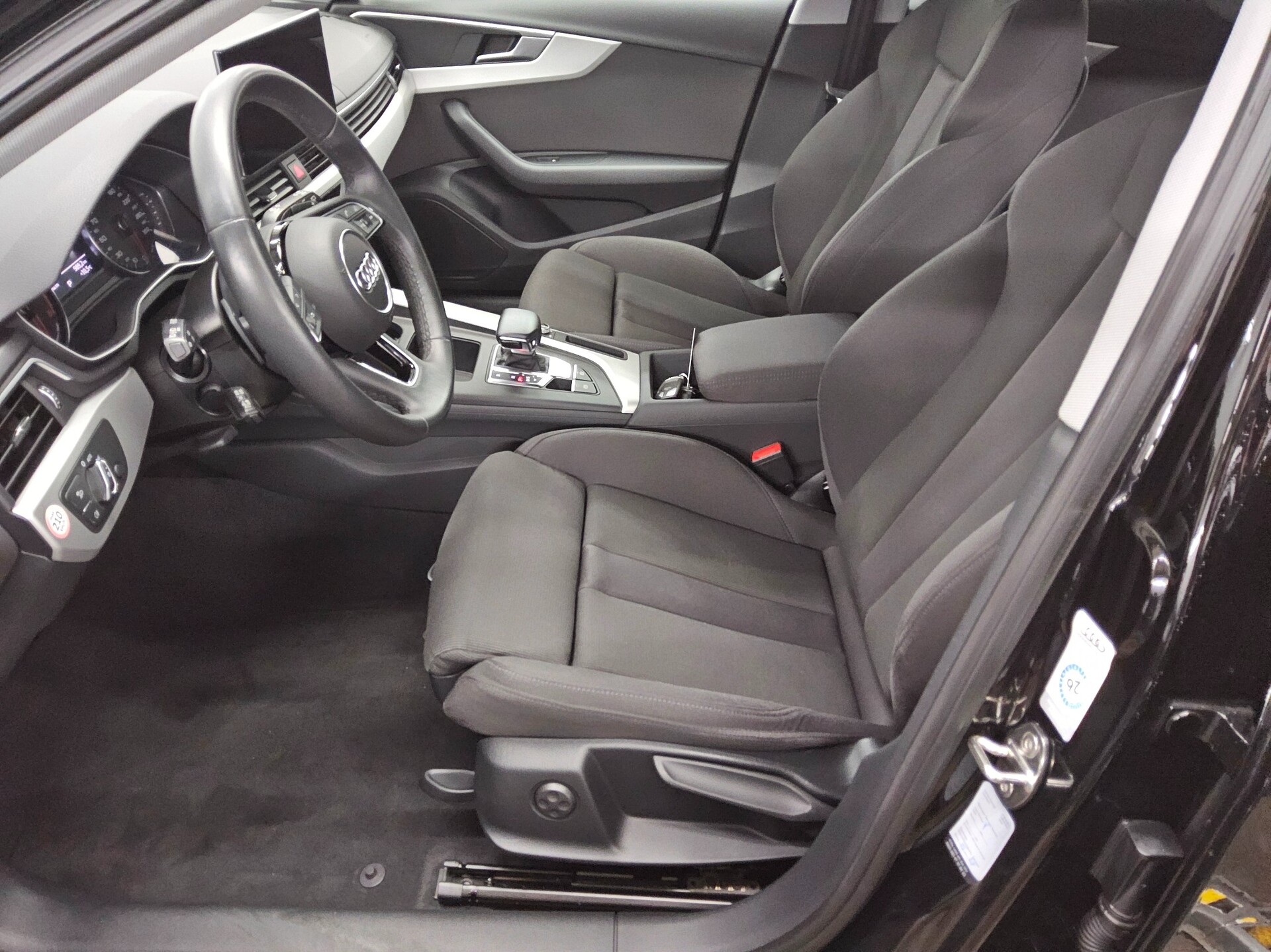 Audi A4 Avant 40 TDI Navi LED Sportsitze PDC 8