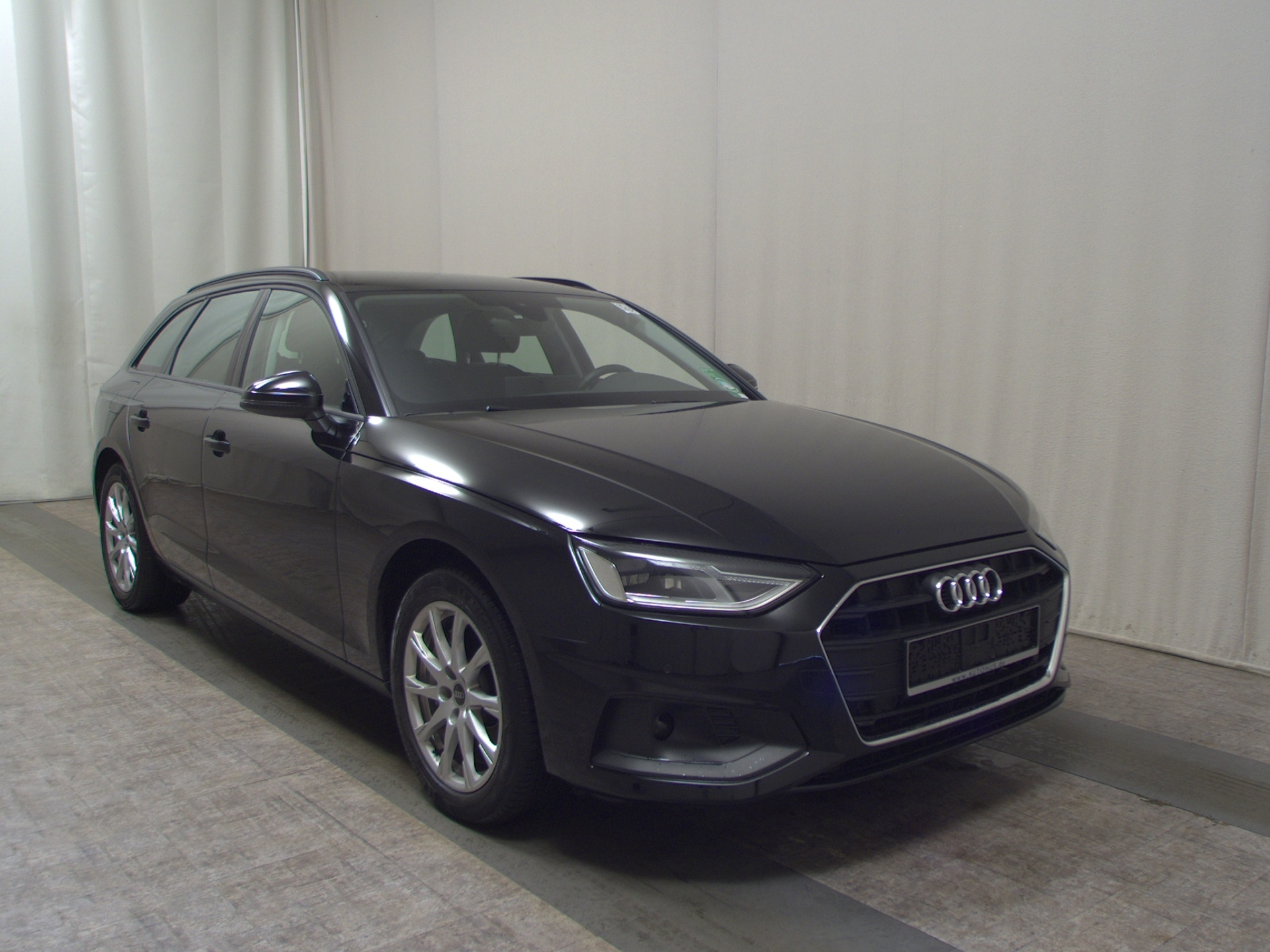 Audi A4 Avant 40 TDI Navi LED Sportsitze PDC 3
