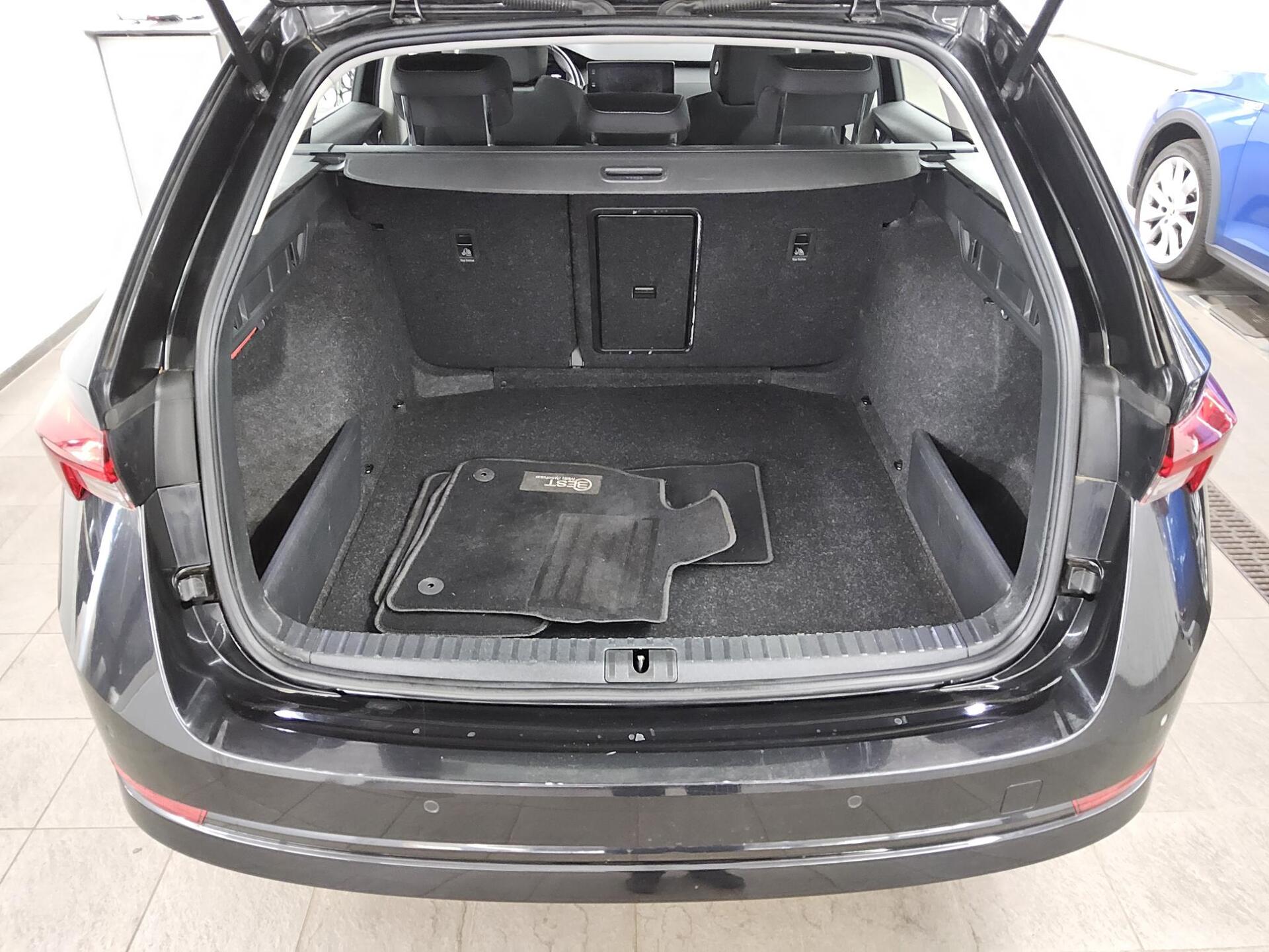 Skoda Octavia Kombi 2.0 TDI Ambition Navi LED vc PDC 12