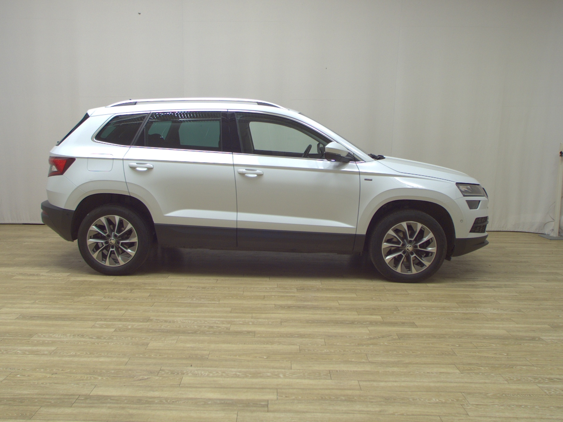 Skoda Karoq 1.5 TSI Clever Navi LED RfK ACC PDC Shz