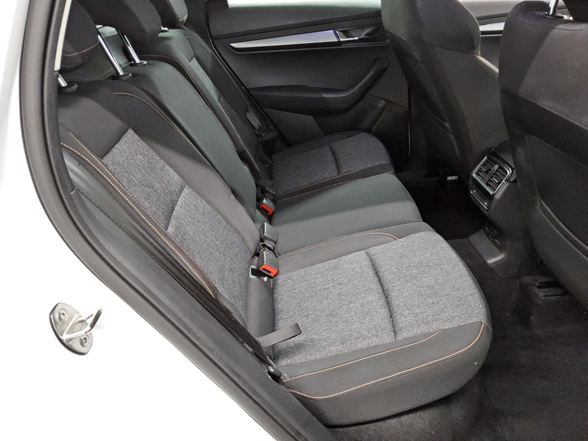 Skoda Karoq 1.5 TSI Clever Navi LED RfK ACC PDC Shz 13