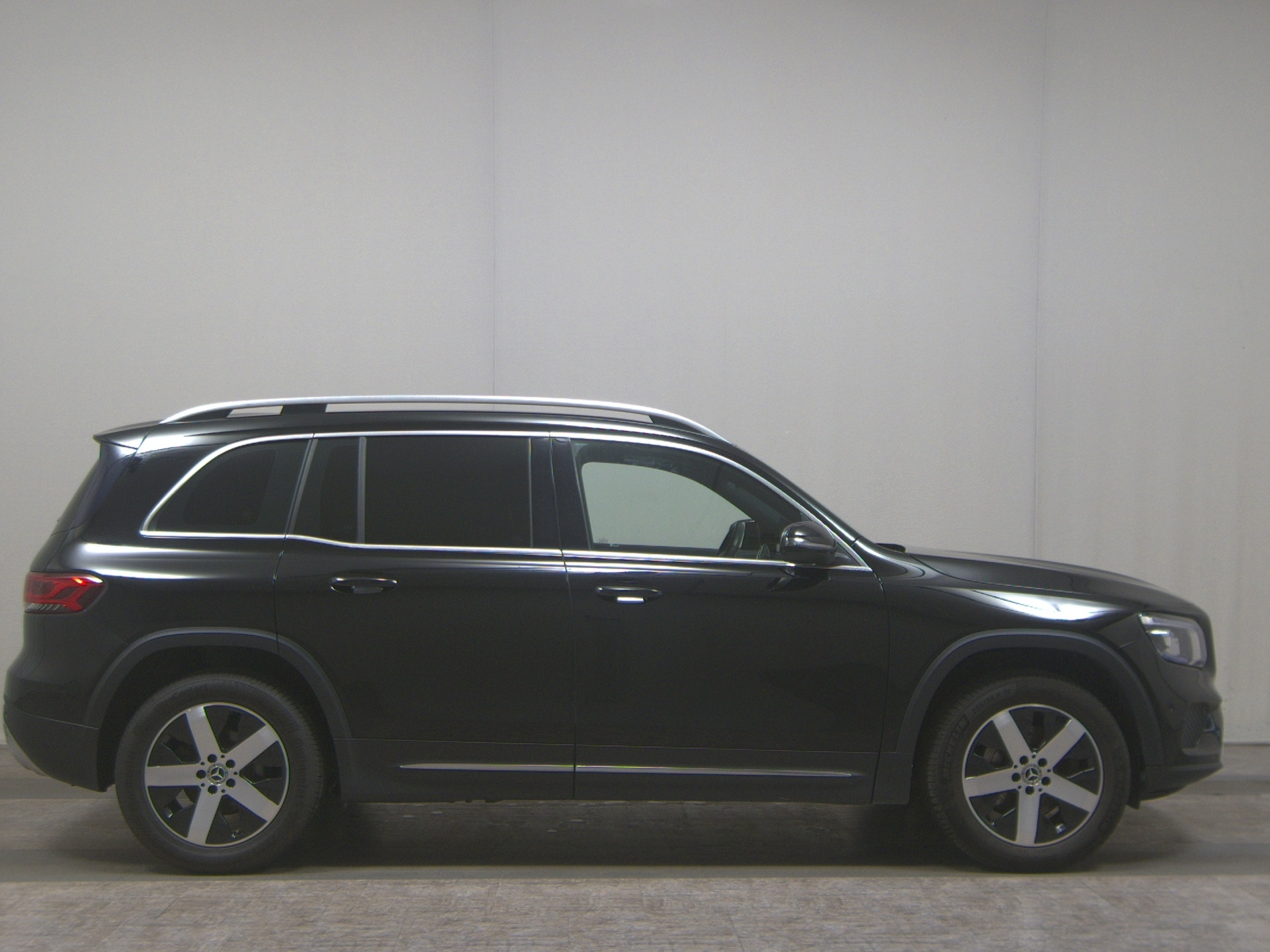 Mercedes-Benz GLB 200 d Progressive AHK Navi LED RFK Distr.+