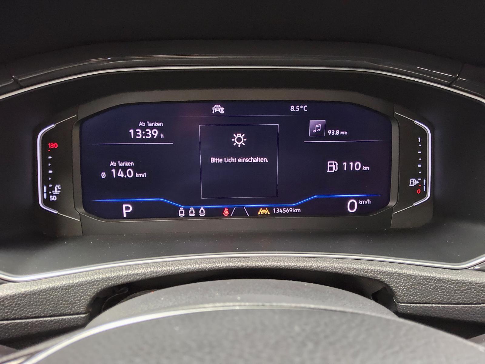 Volkswagen T-Roc 2.0 TDI Sport LED AID ACC RfK PDC Shz BT 8