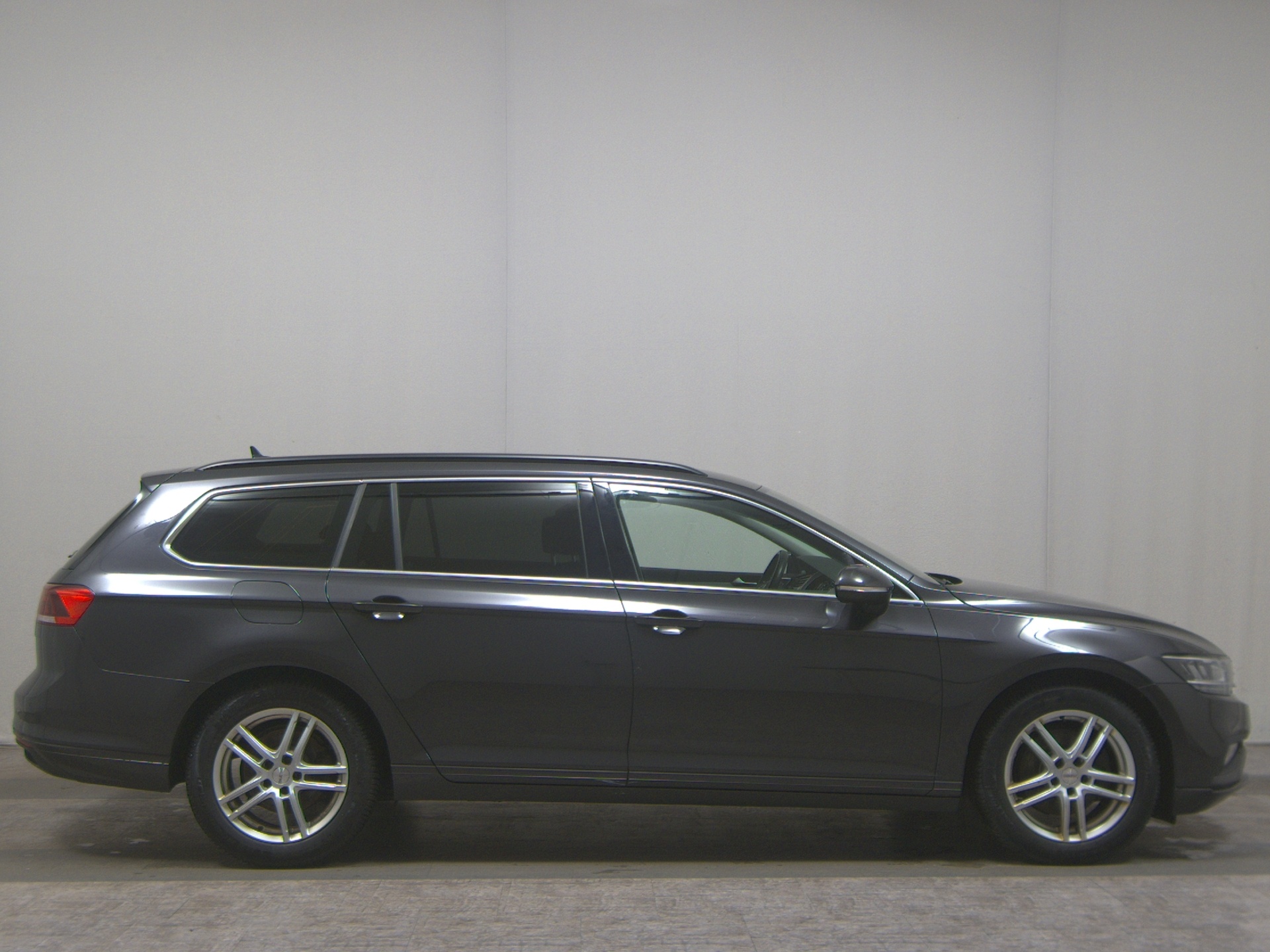 Volkswagen Passat Var. 2.0 TDI Business Navi LED RfK