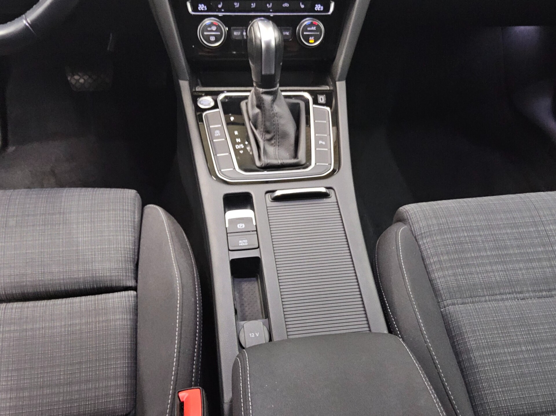 Volkswagen Passat Var. 2.0 TDI Business Navi LED RfK 6