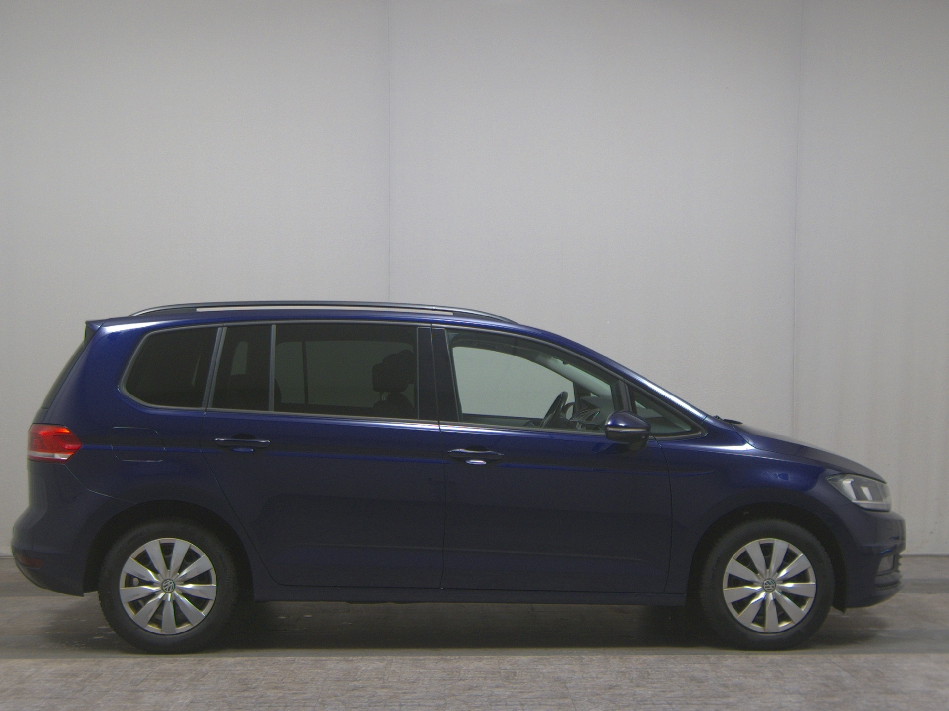 Volkswagen Touran 2.0 TDI Comf. 7-Sitze ACC Shz Klima BT