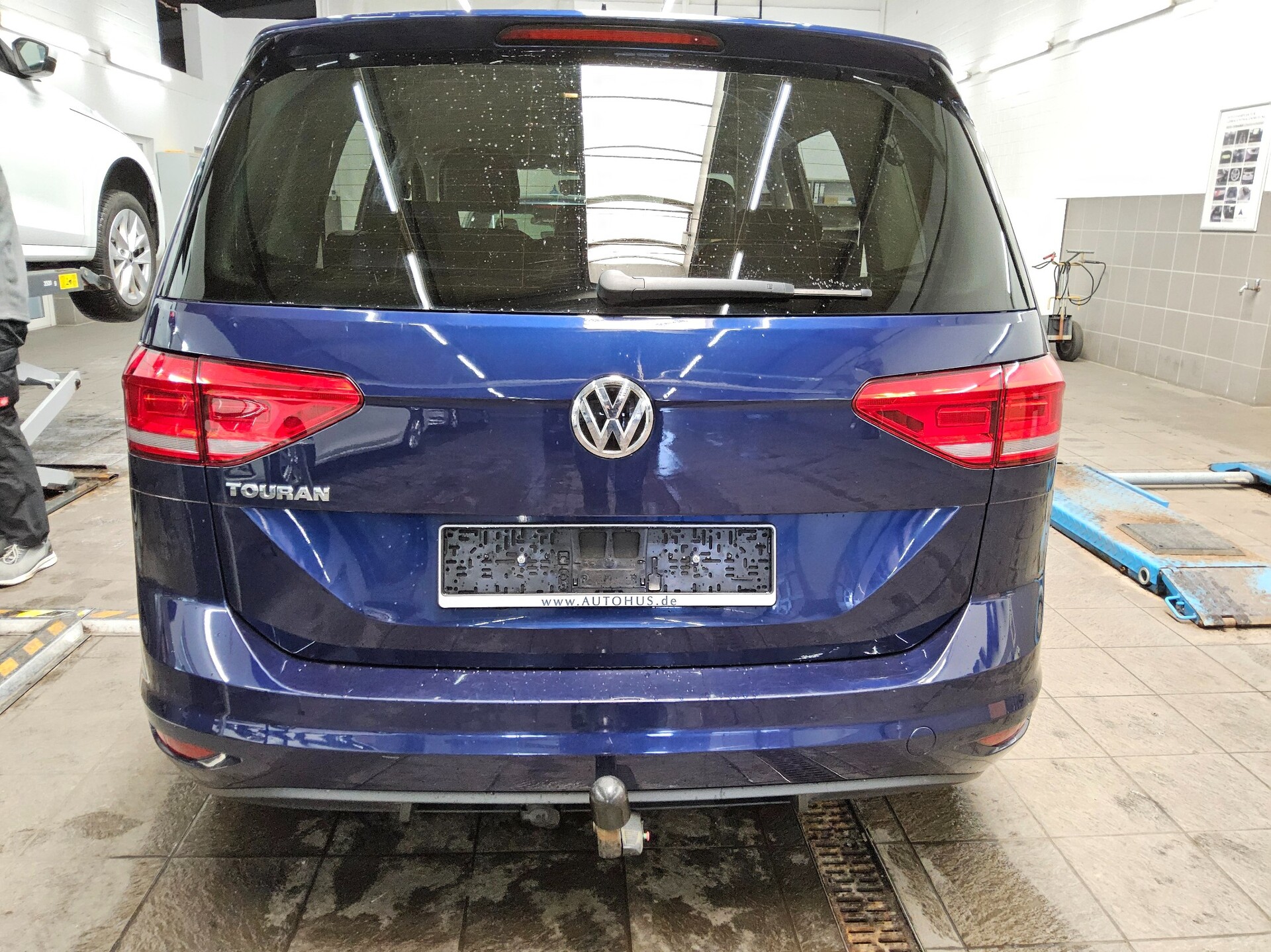 Volkswagen Touran 2.0 TDI Comf. 7-Sitze ACC Shz Klima BT 10