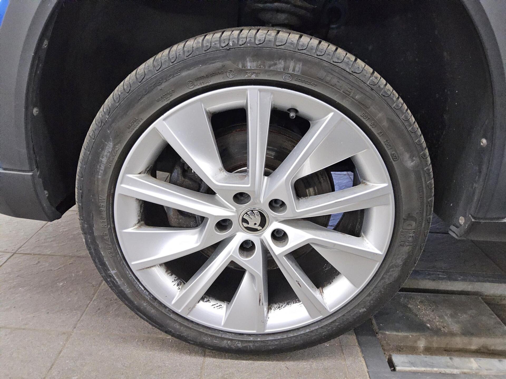 Skoda Octavia Kombi 2.0 TDI 4x4 Scout Navi LED vc HuD 11