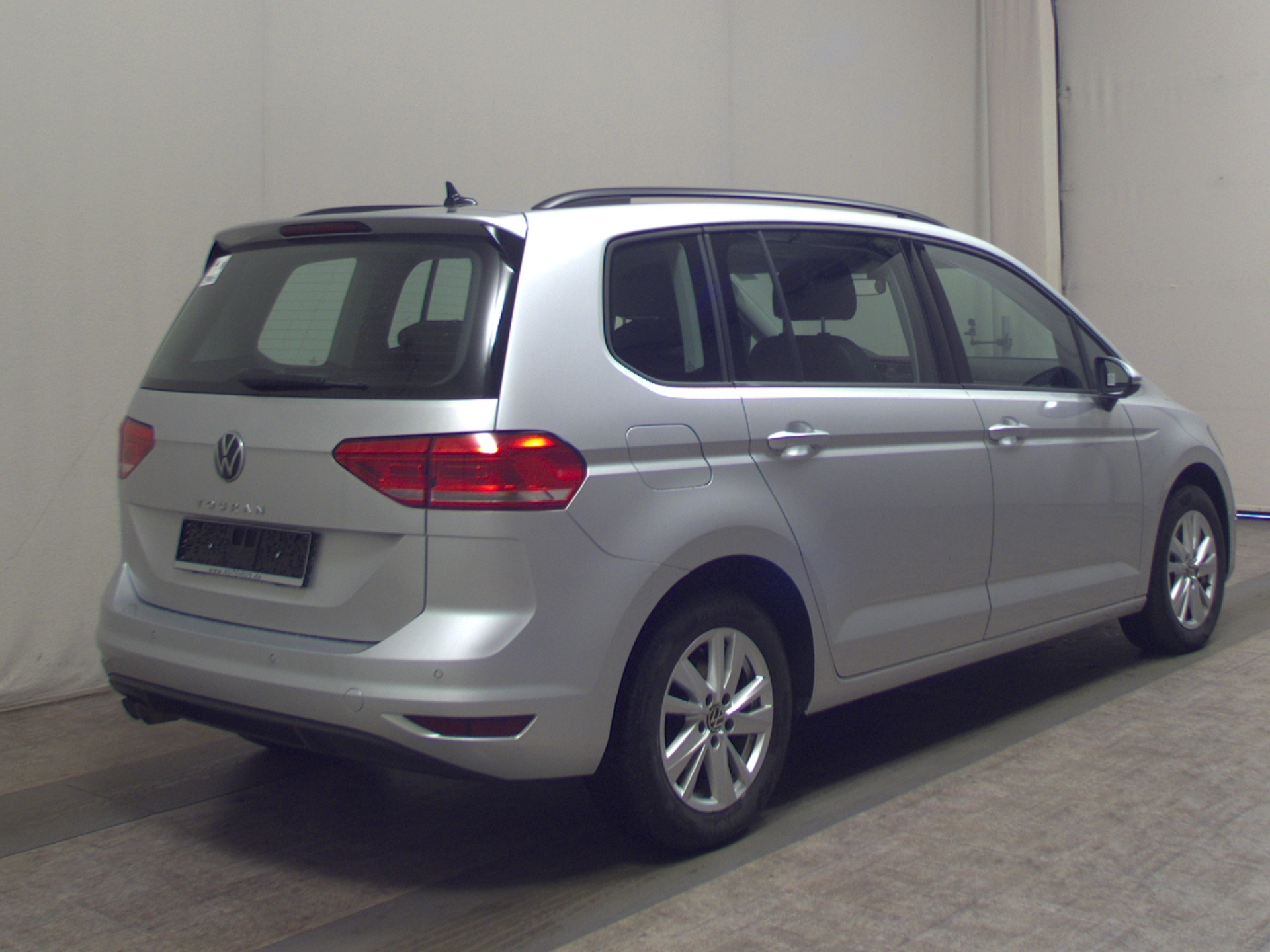 Volkswagen Touran 2.0 TDI Comf. Navi PDC SHZ BT 4