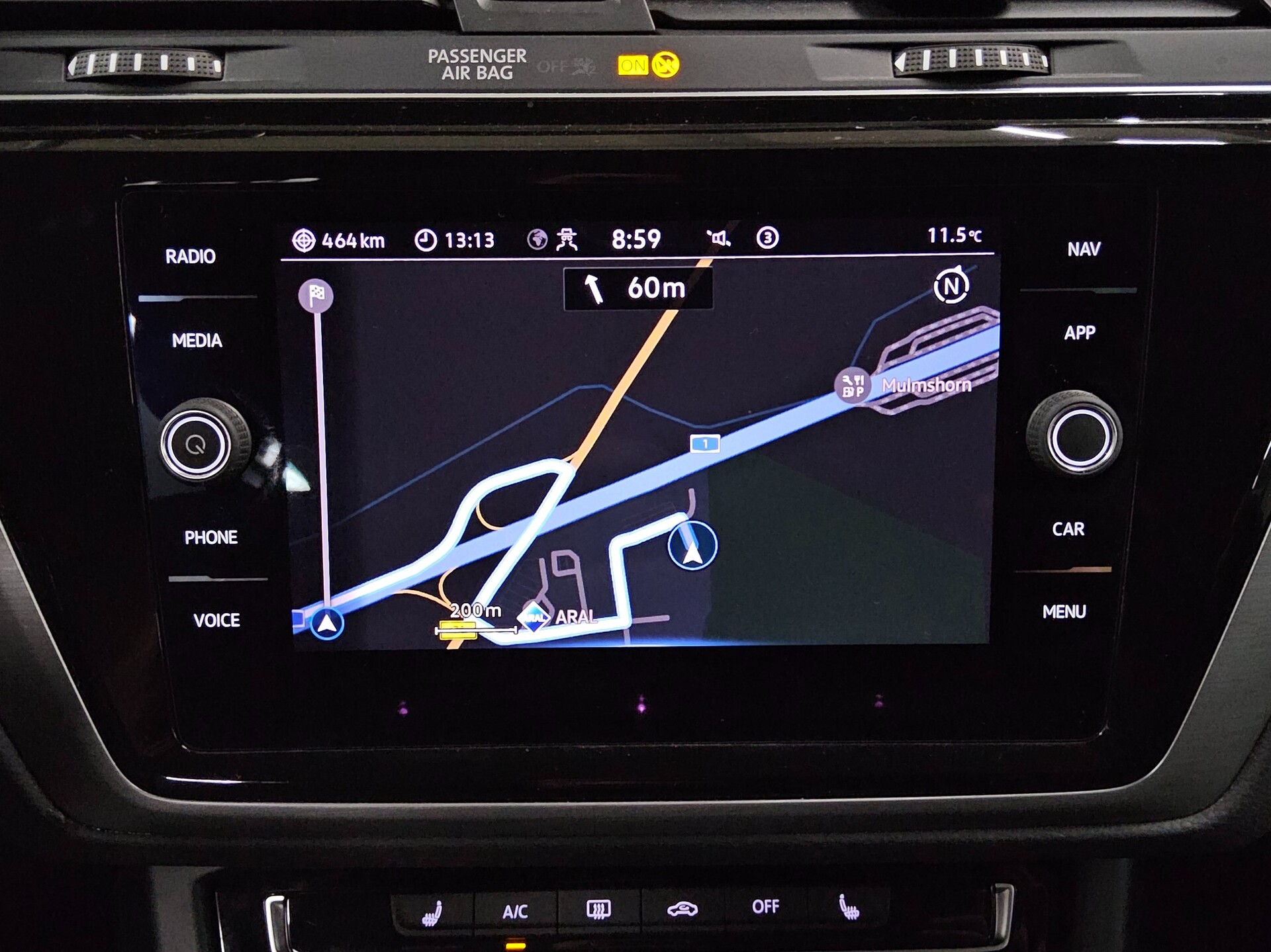 Volkswagen Touran 2.0 TDI Comf. Navi PDC SHZ BT 7