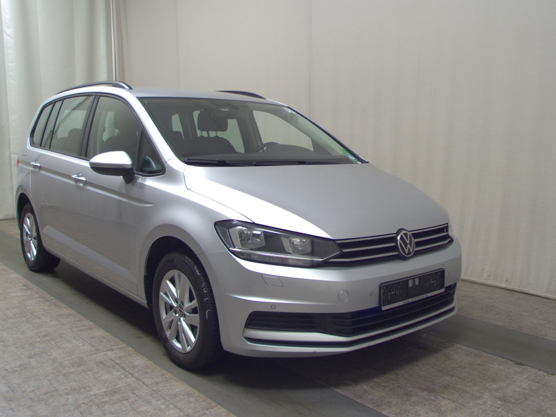 Volkswagen Touran 2.0 TDI Comf. Navi PDC SHZ BT 3