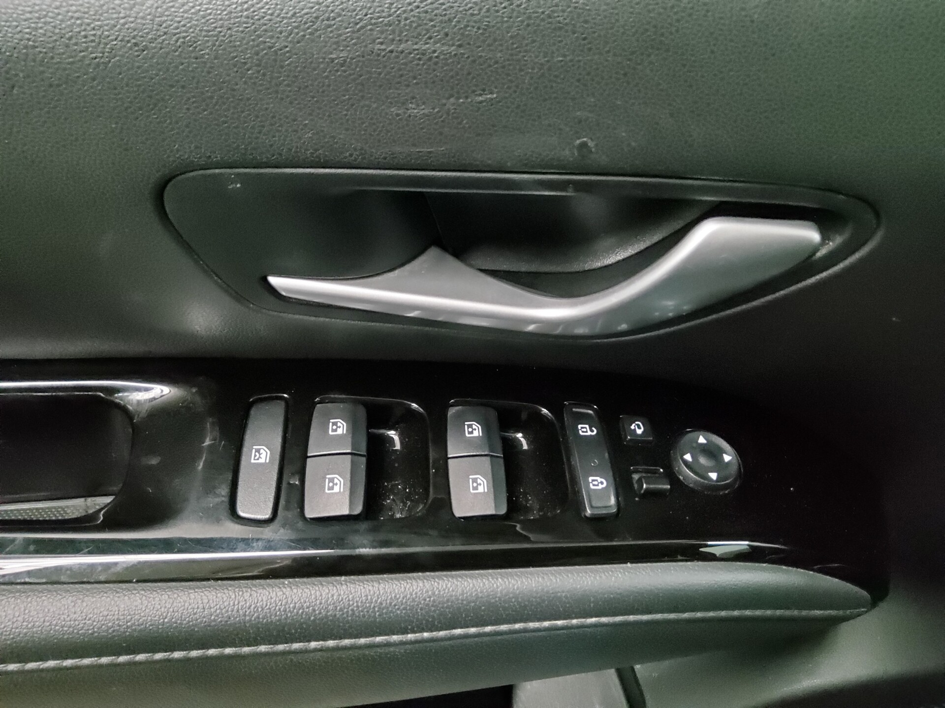 Hyundai Tucson 1.6 T-GDI Trend Navi LED AHK RfK PDC Shz 10