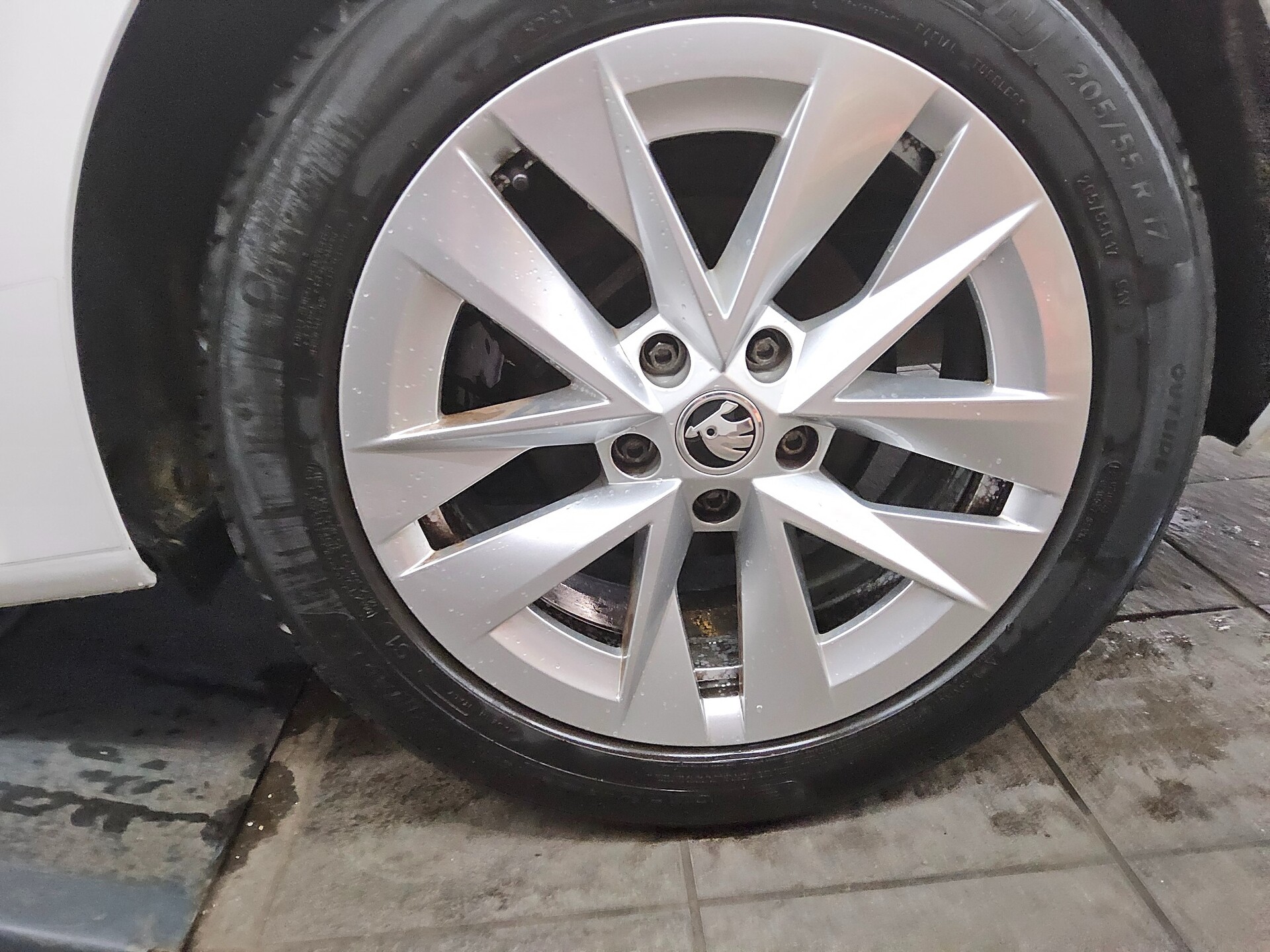 Skoda Octavia Kombi 2.0 TDI First Ed. Navi LED HuD AHK 11