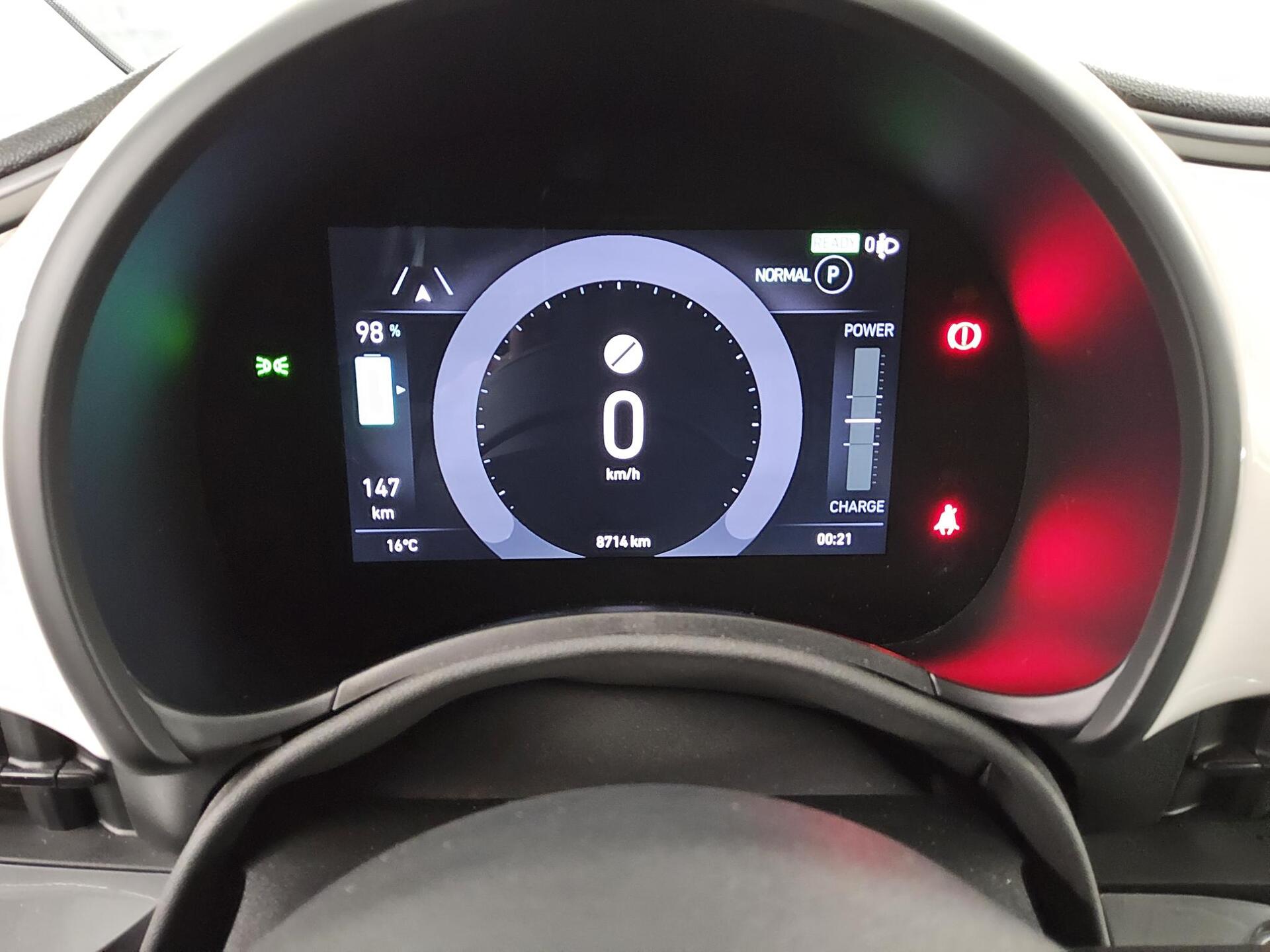 Fiat 500e Base Digitales Cockpit Tempomat DAB+ 8
