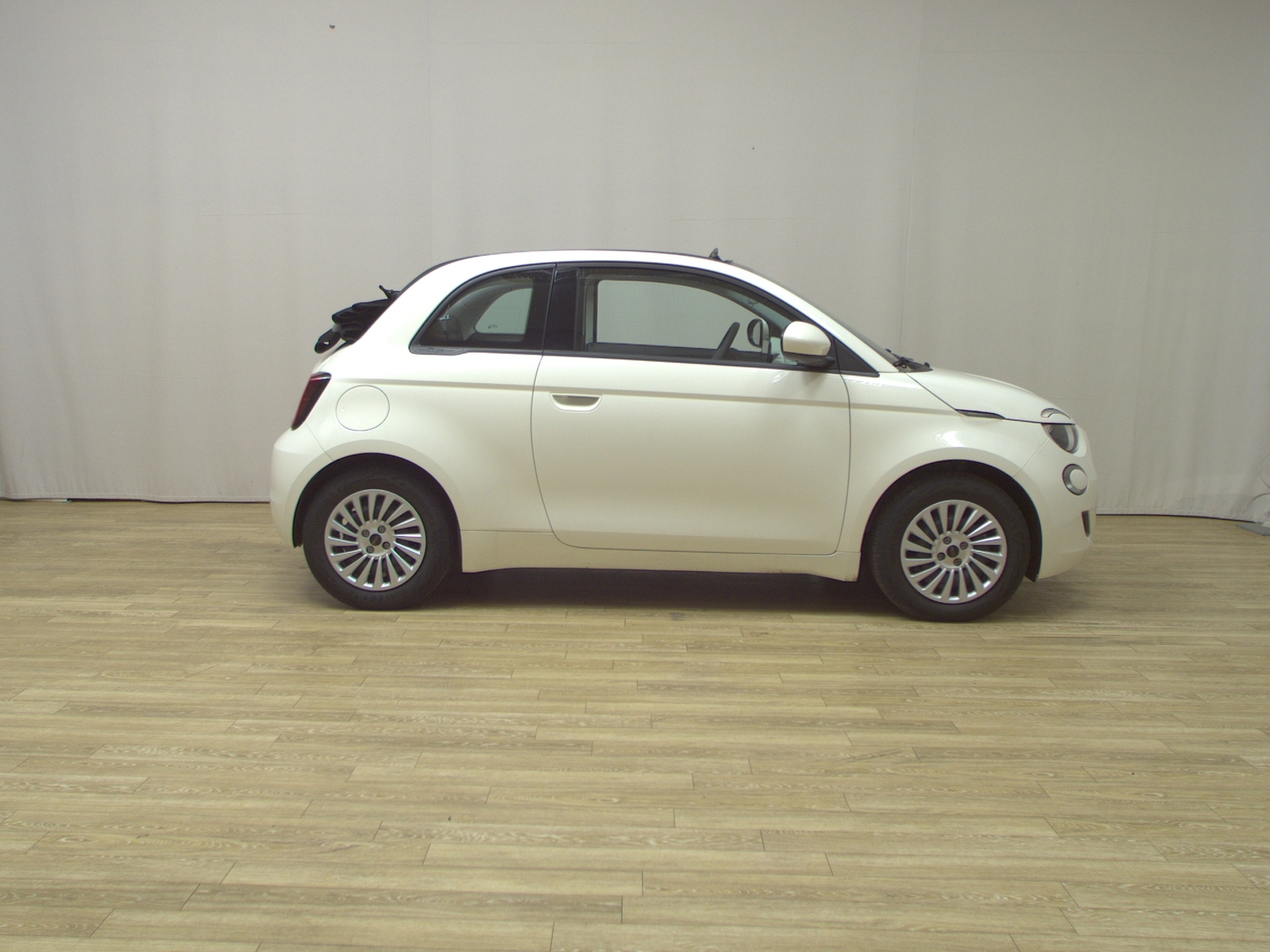 Fiat 500e C Base LED-TFL Tempomat DAB+