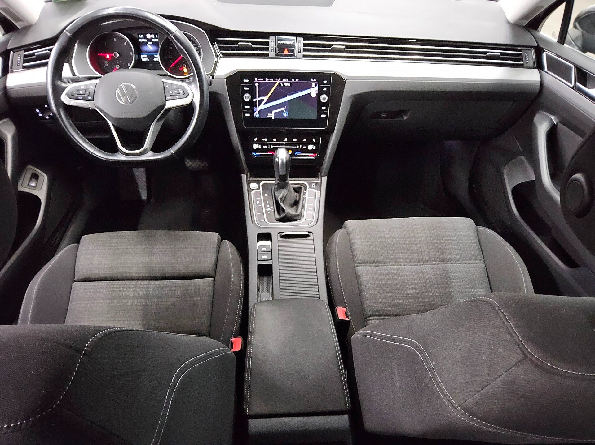 Volkswagen Passat Var. 2.0 TDI Business Navi LED ACC RfK 5
