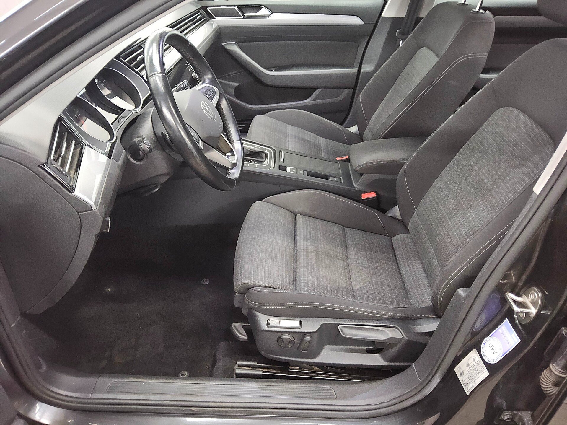 Volkswagen Passat Var. 2.0 TDI Business Navi LED ACC RfK 8