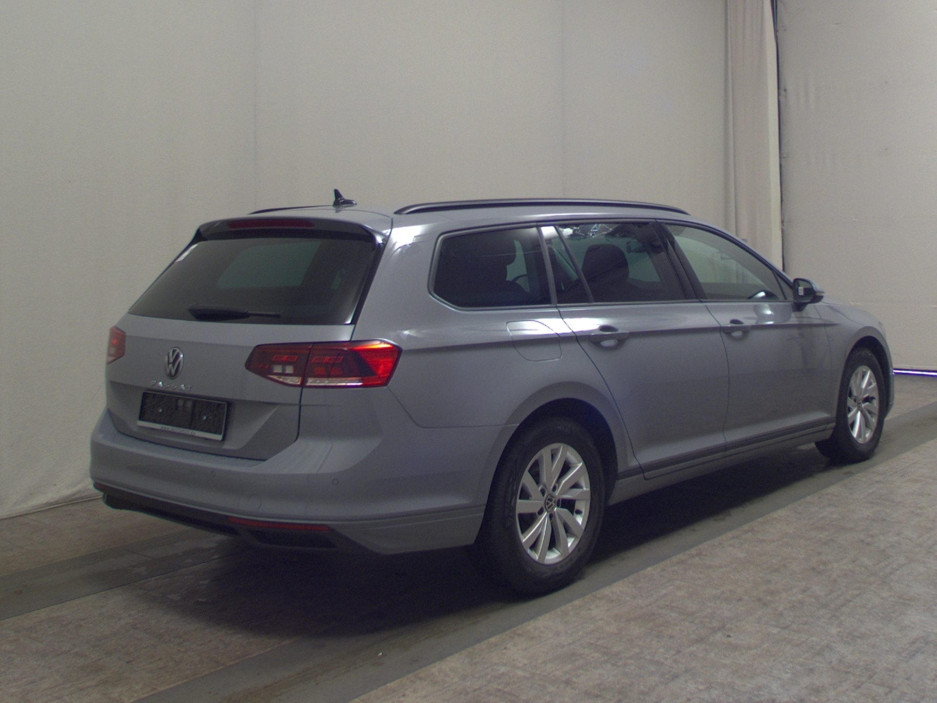 Volkswagen Passat Var. 2.0 TDI Navi LED RfK AHK PDC Shz BT 4