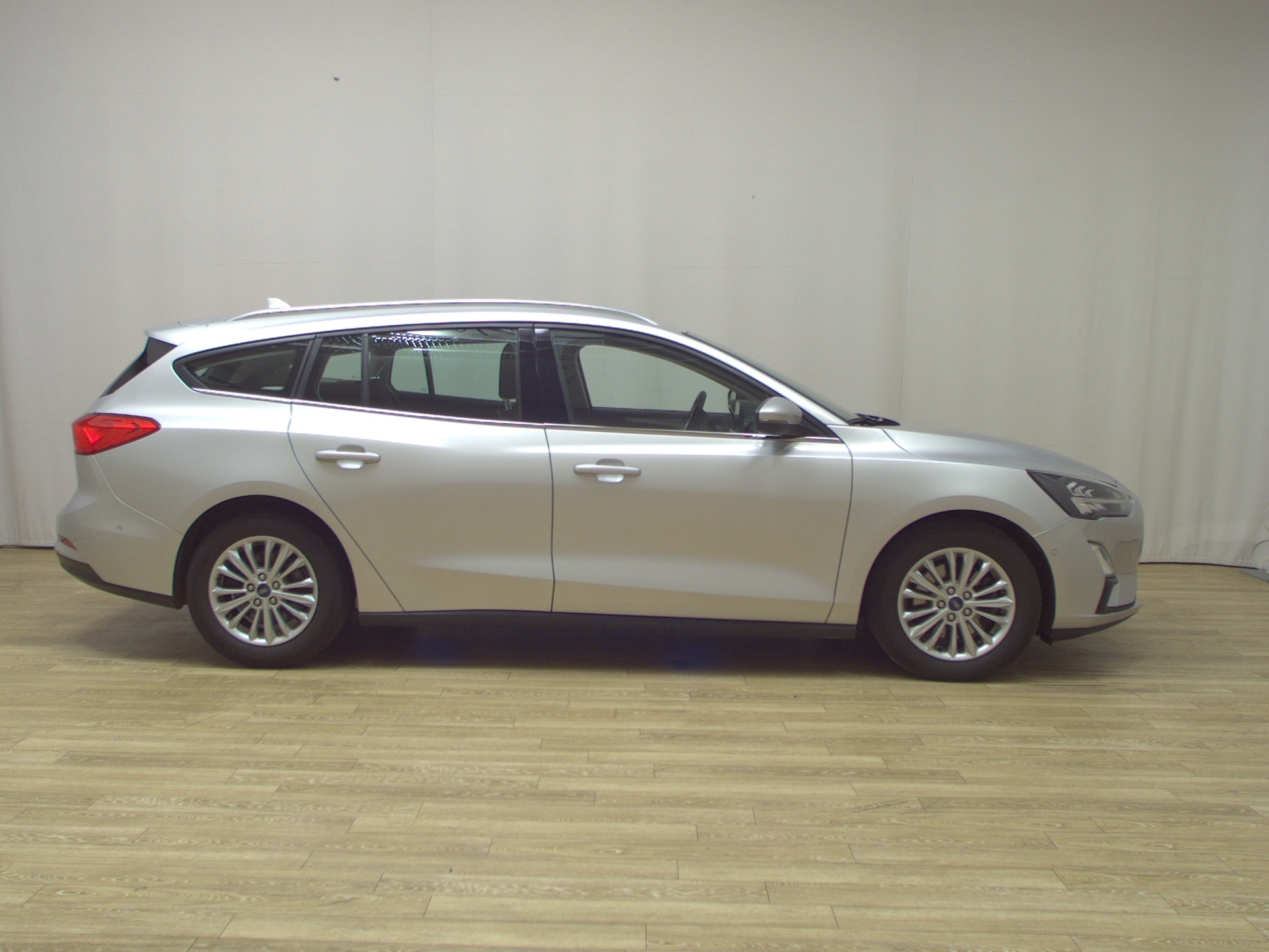 Ford Focus Turnier 2.0 EB Titanium Navi LED RfK ACC