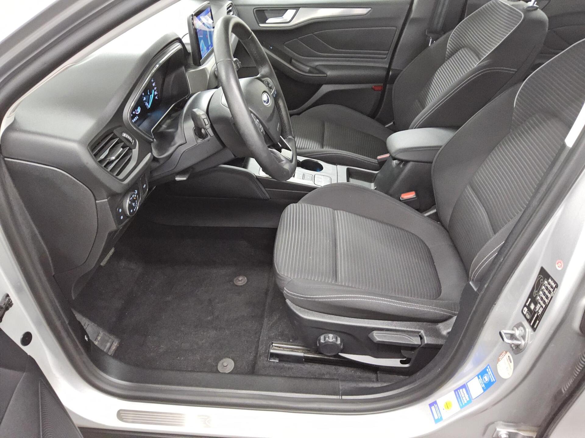 Ford Focus Turnier 2.0 EB Titanium Navi LED RfK ACC 8