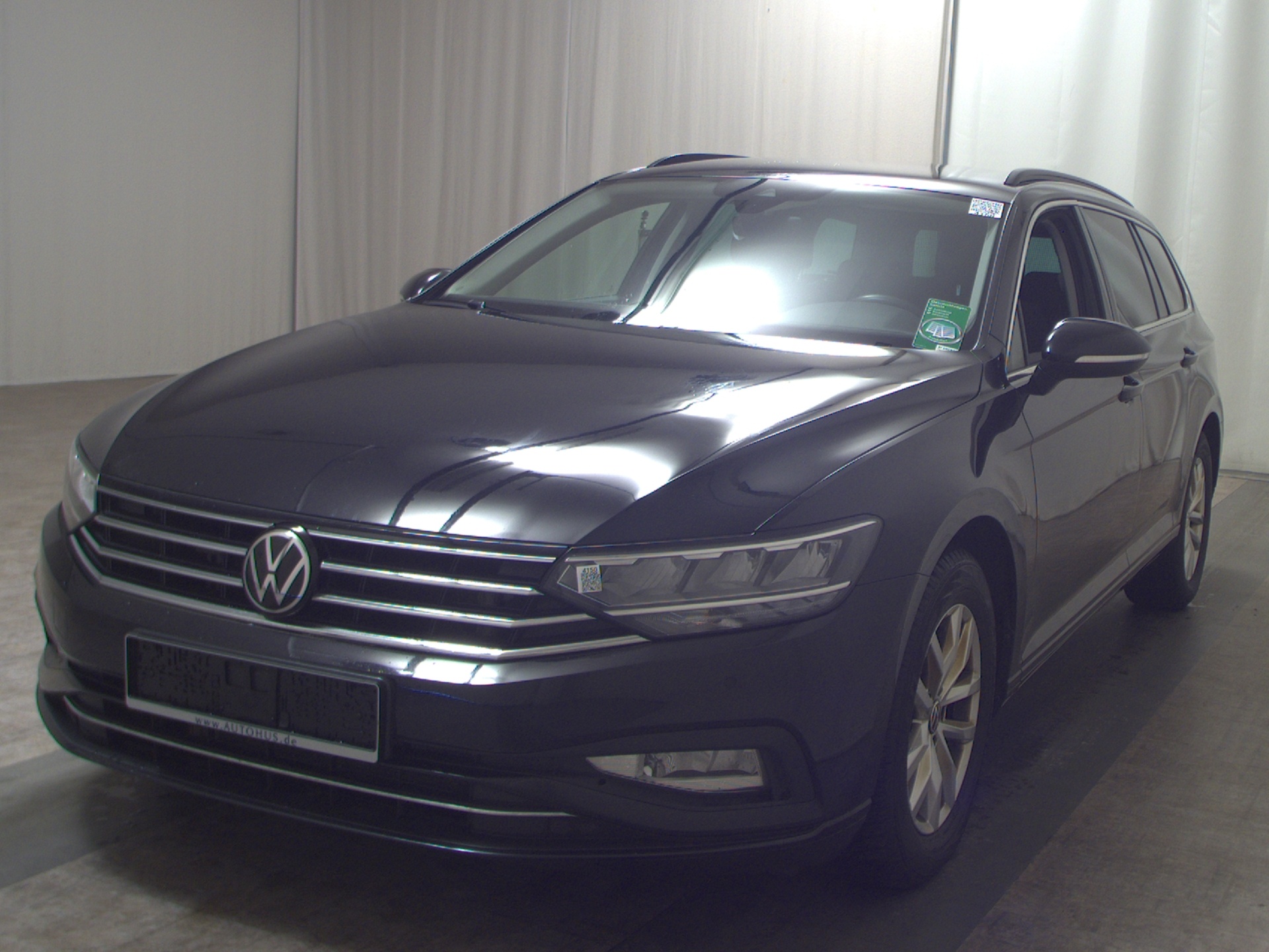 Volkswagen Passat Var. 2.0 TDI Business Nav LED ACC Massage 2