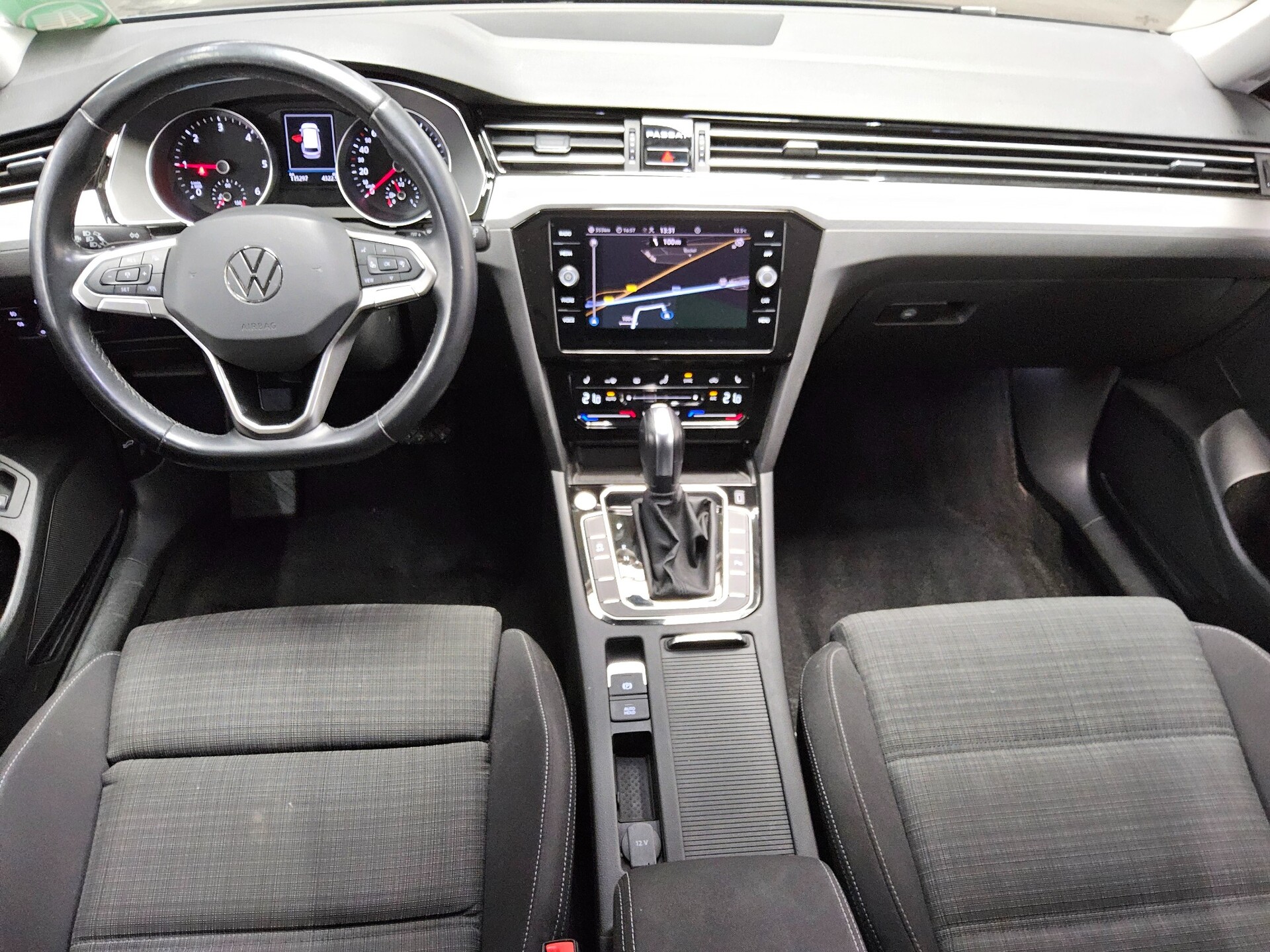 Volkswagen Passat Var. 2.0 TDI Business Nav LED ACC Massage 5