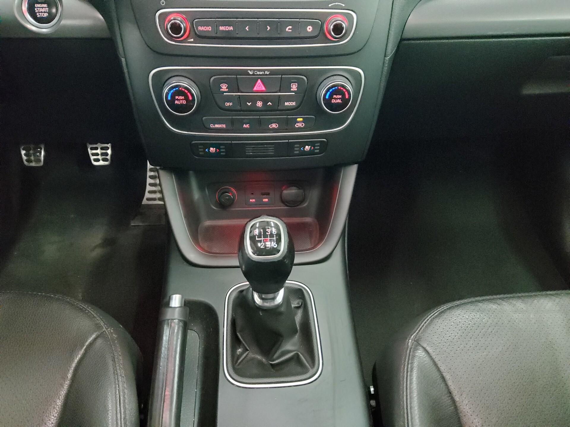 Kia Sorento Leder Navi Pano PDC Shz Tempomat 6