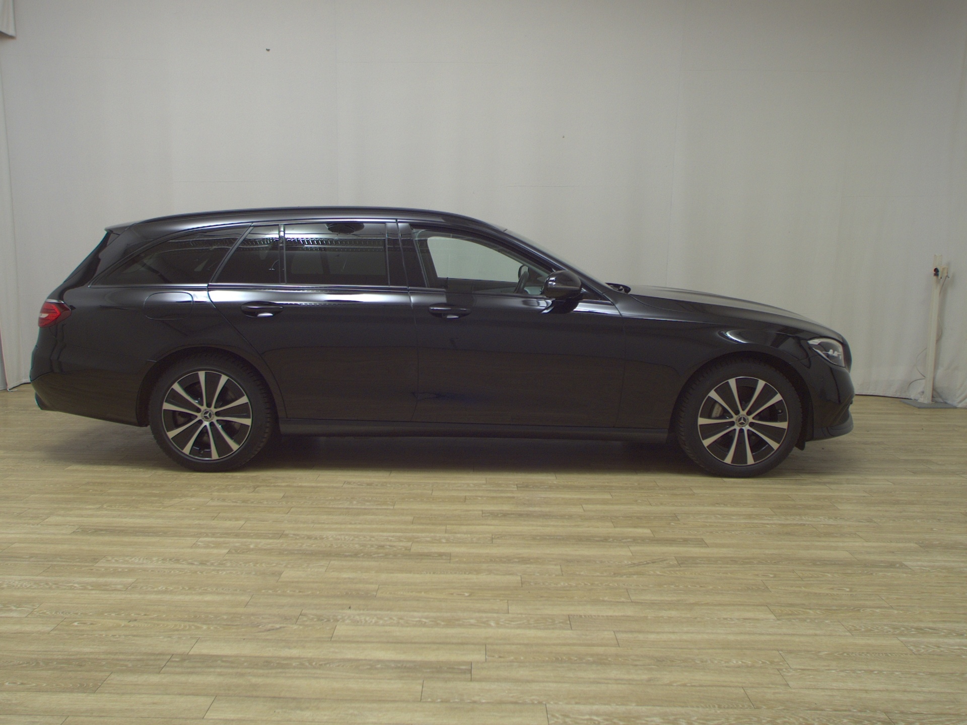 Mercedes-Benz E 300 T de Avantgarde T-Leder Navi LED MBUX