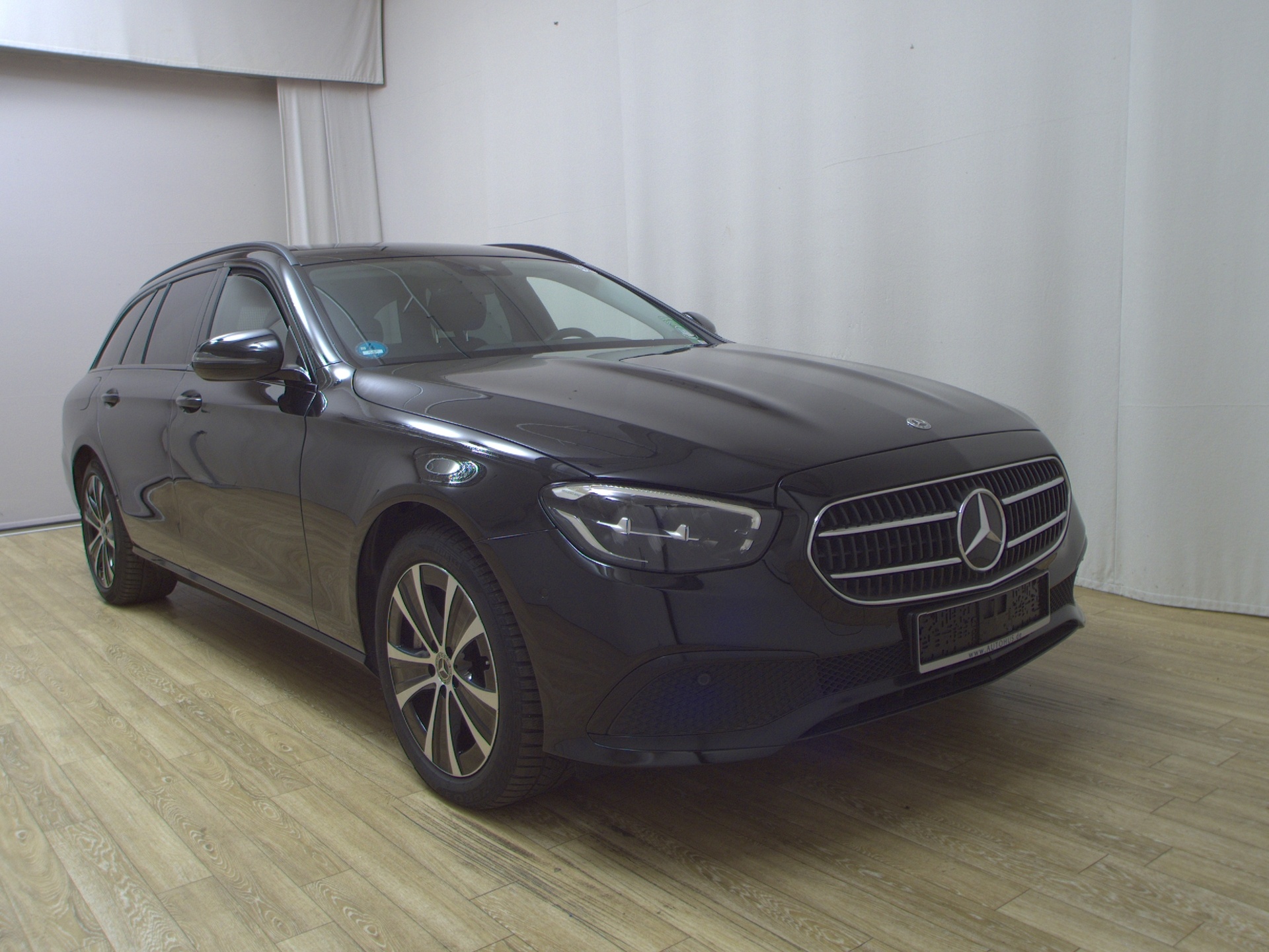 Mercedes-Benz E 300 T de Avantgarde T-Leder Navi LED MBUX 3