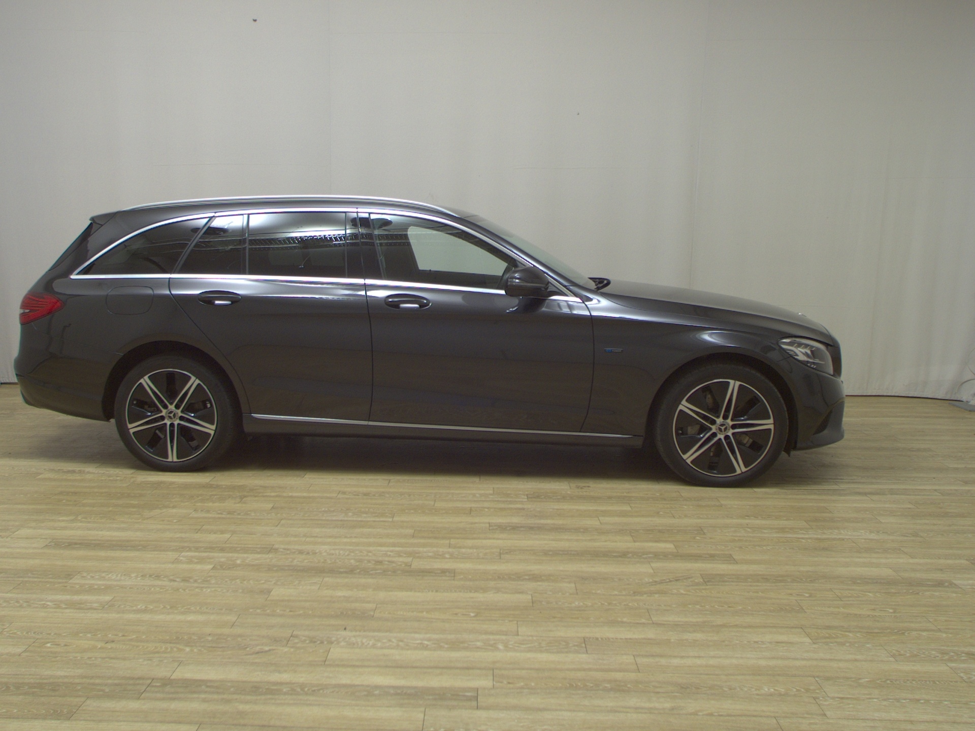 Mercedes-Benz C 300 T de Avantgarde Navi LED RFK AHK Distr.+