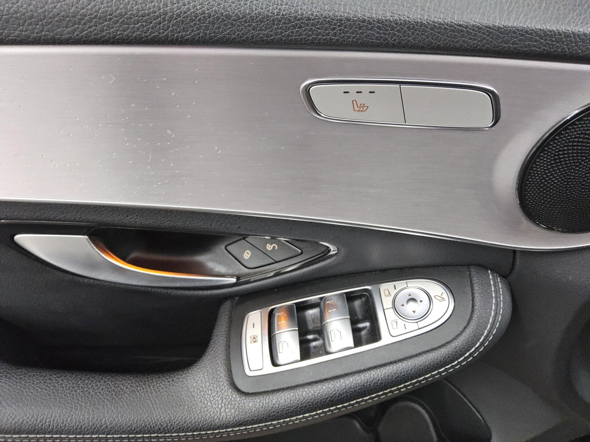 Mercedes-Benz C 300 T de Avantgarde Navi LED RFK AHK Distr.+ 9