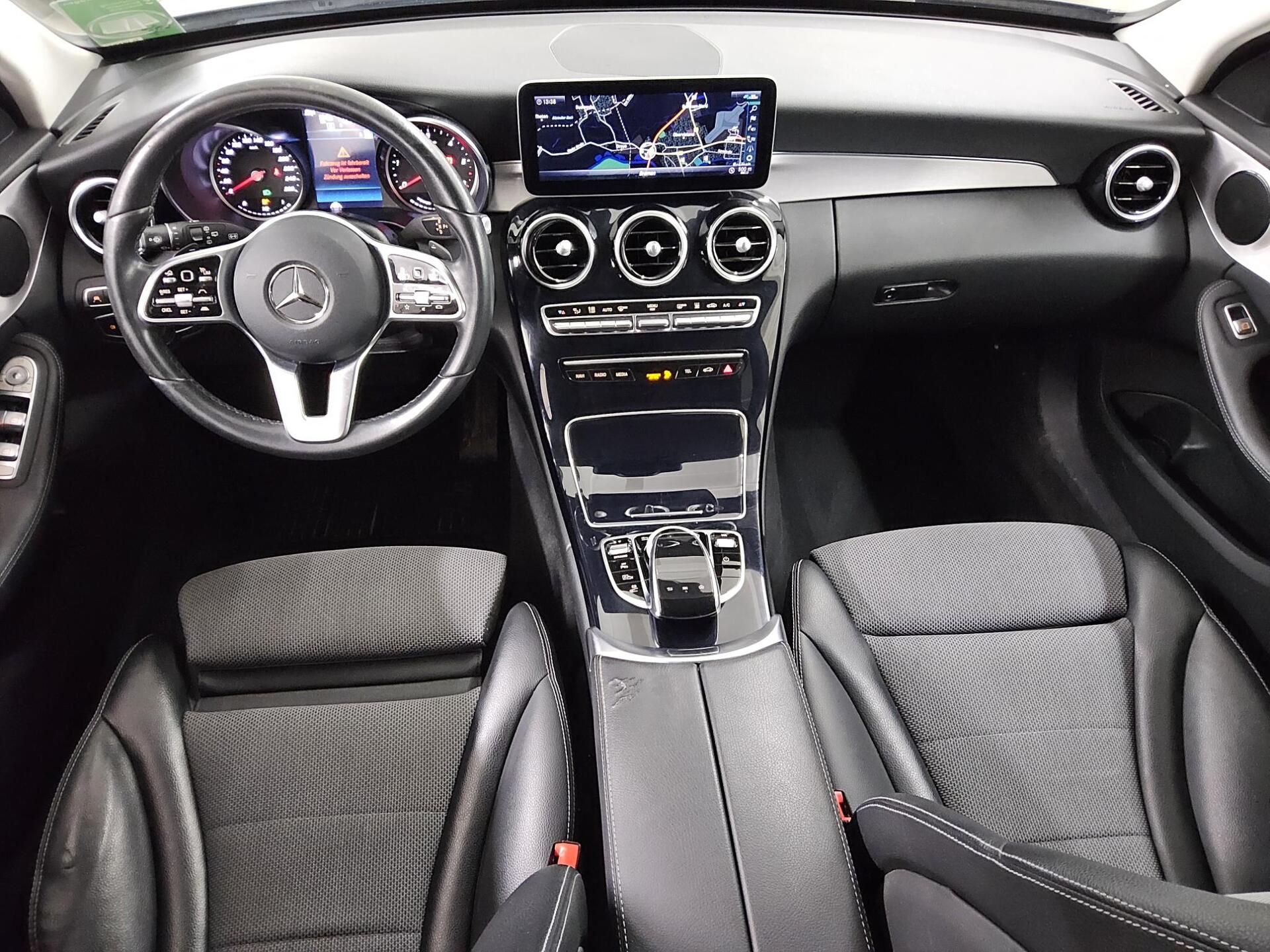 Mercedes-Benz C 300 T de Avantgarde Navi LED RFK AHK Distr.+ 5