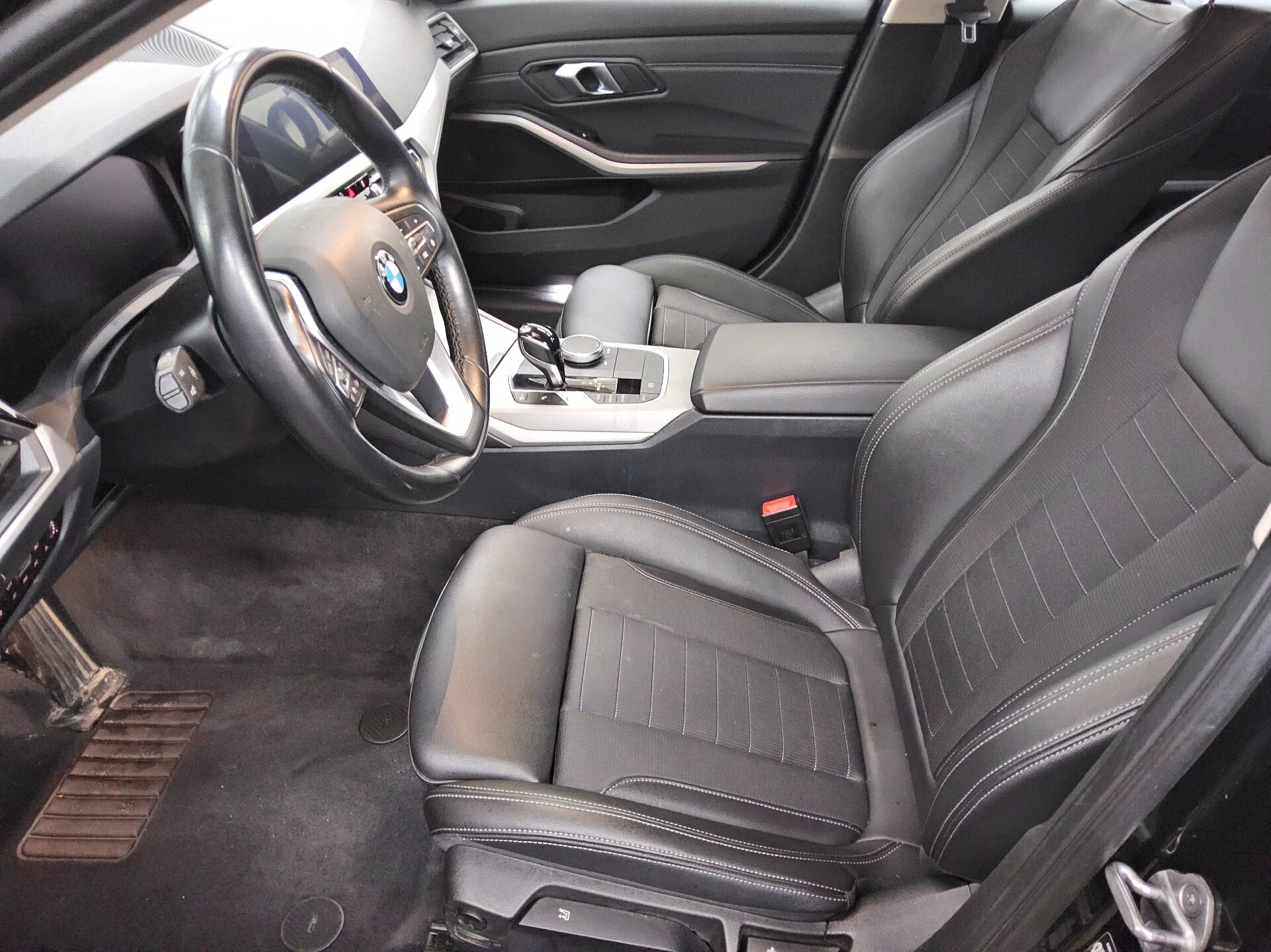 BMW 320dA Touring Advantage Navi LED LC-Pro RFK HiFi 9