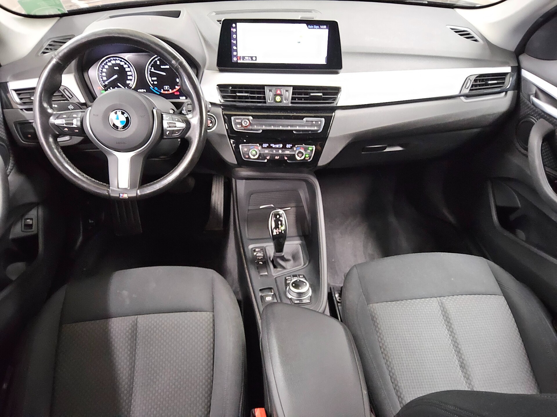 BMW X1 sDrive18d Advantage Navi HuD AHK RfK PDC Shz 5